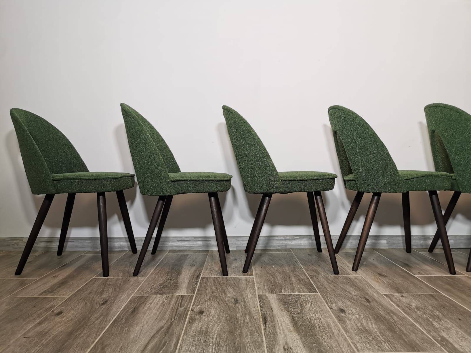 Chaises de salle à manger par Antonin Suman, 1960s, Set de 8