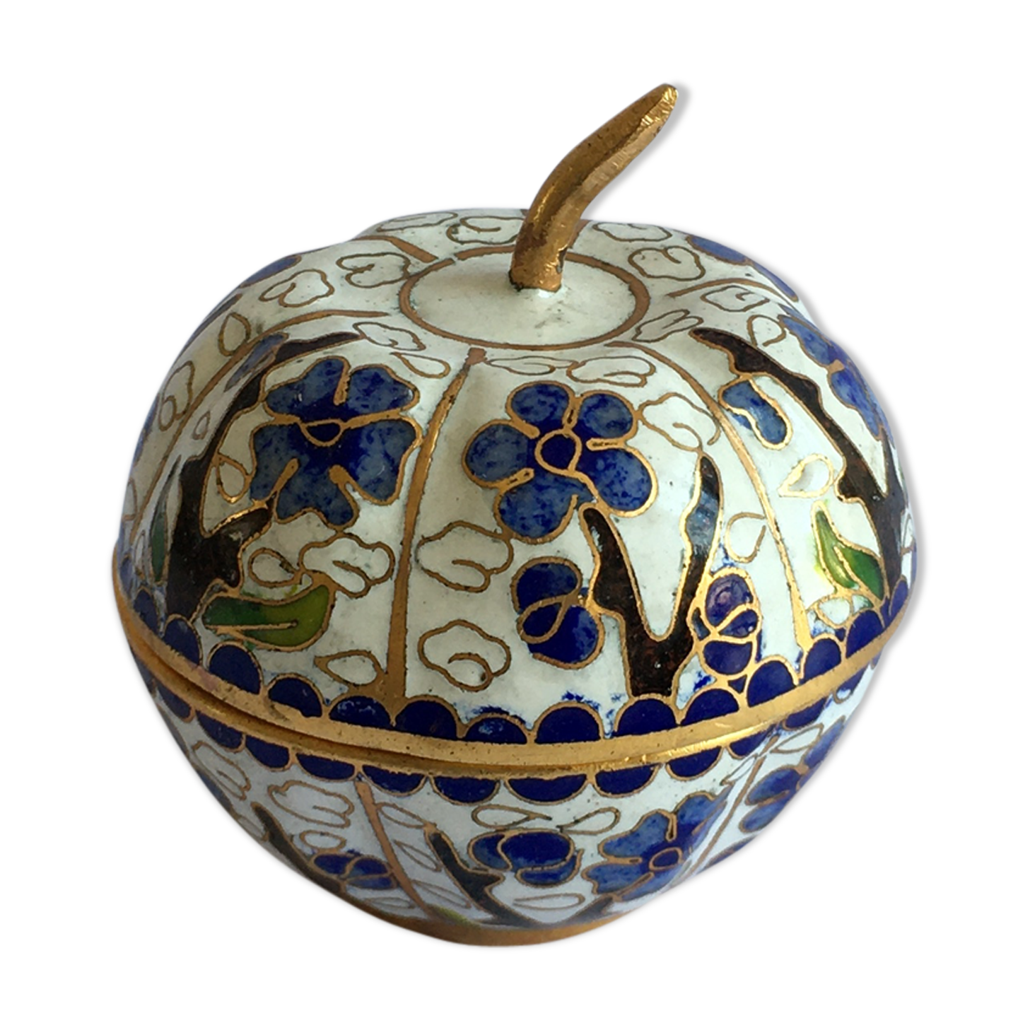Small Chinese box partitioned enamels