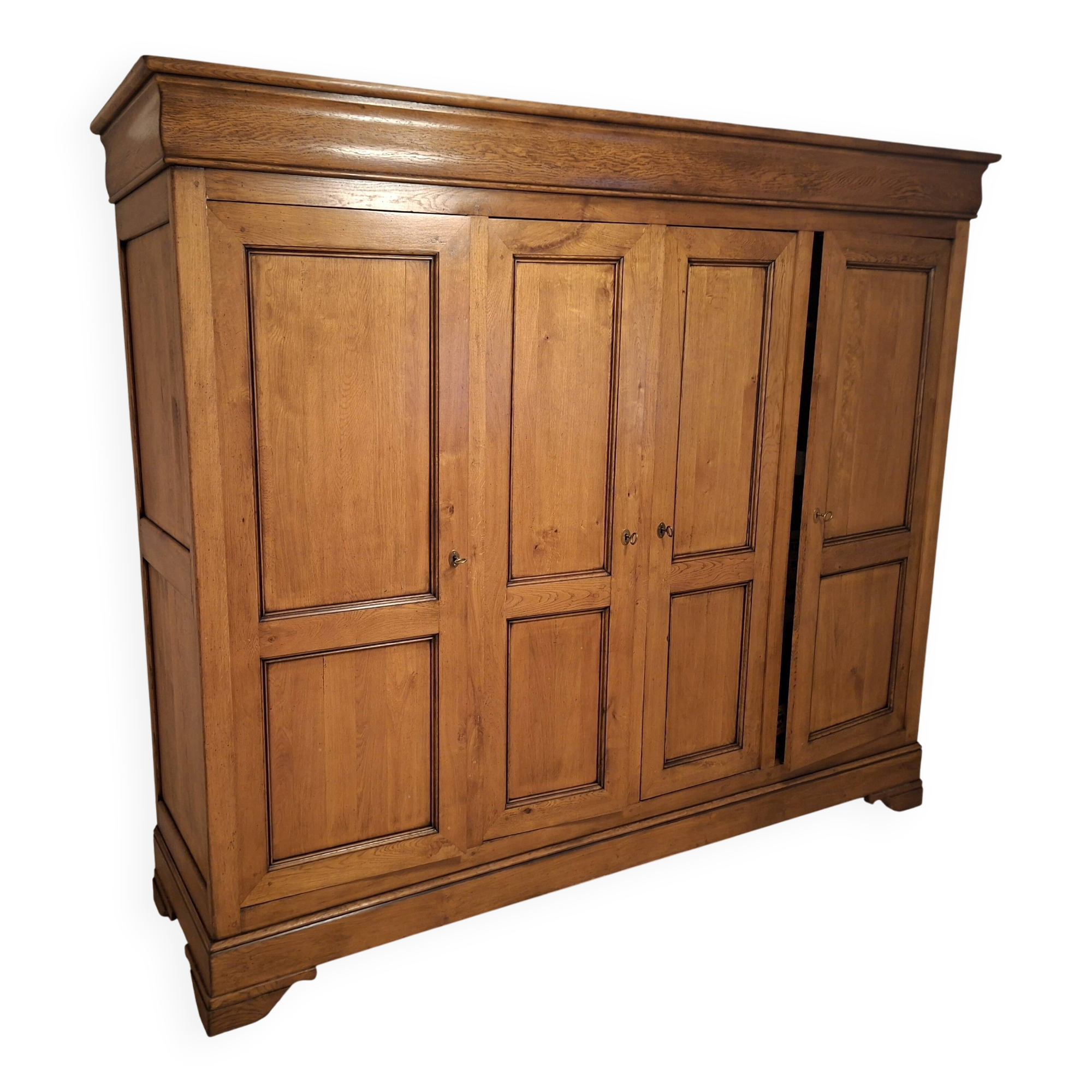 Armoire merisier massif