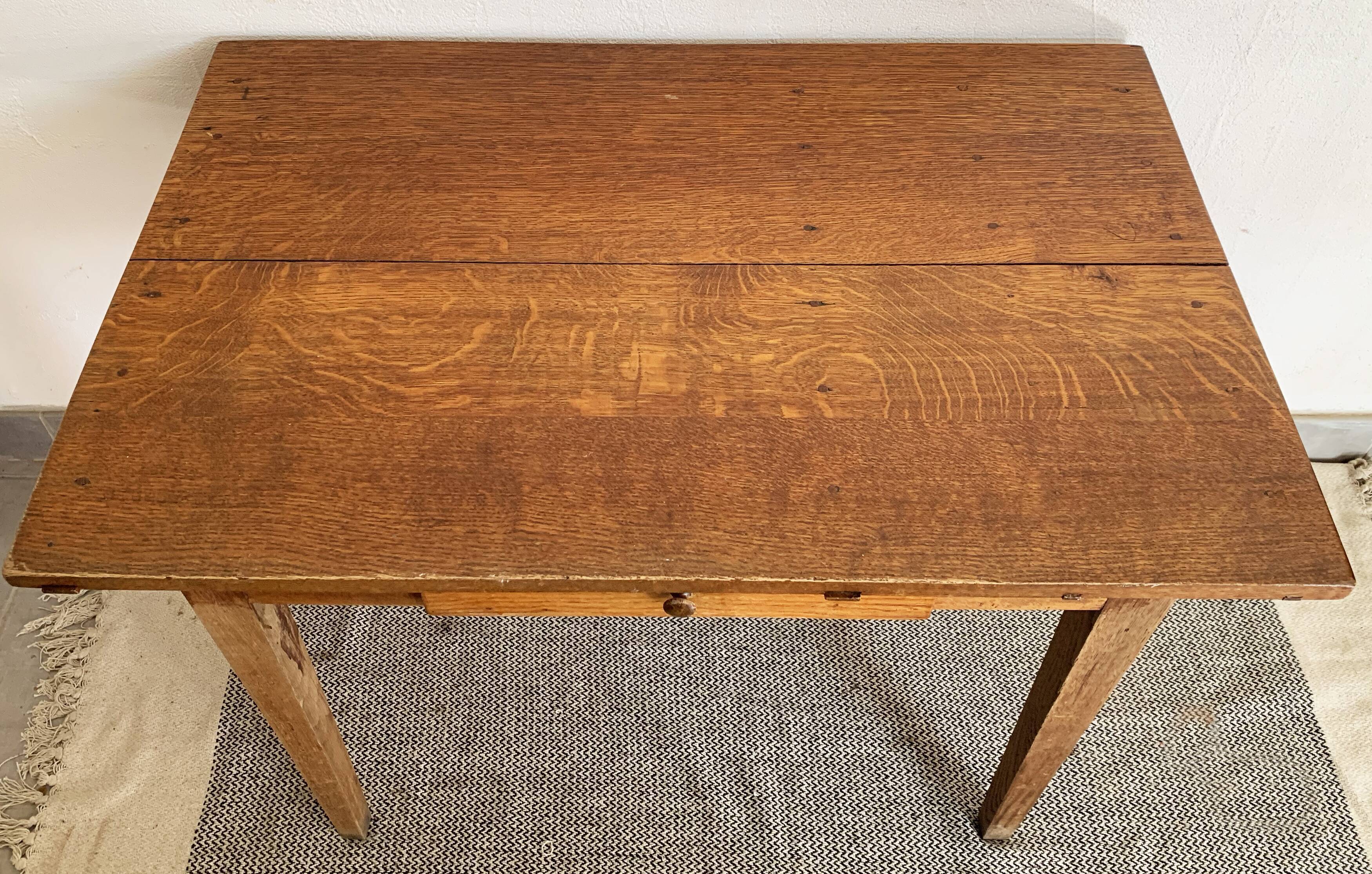 Authentic vintage farmhouse table in solid oak from the 50s and 60s