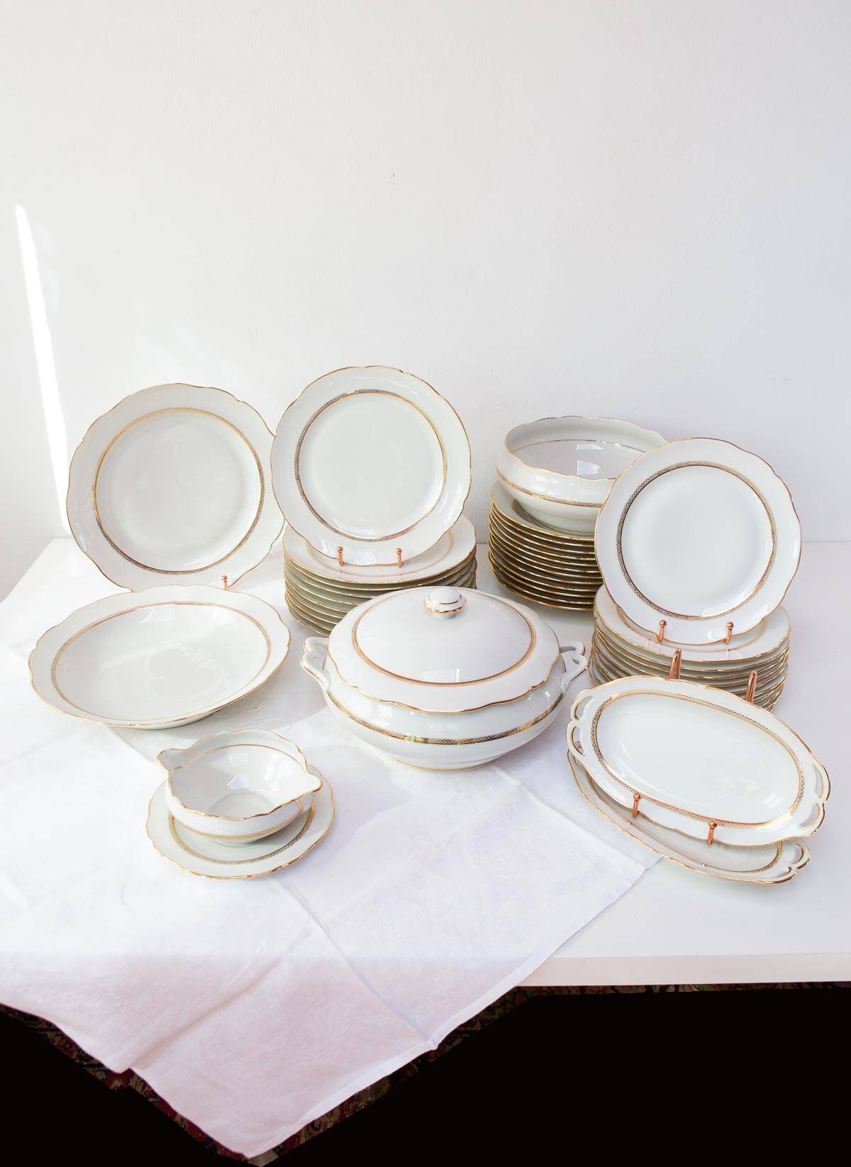 Limoges porcelain dinner service by Chapus Frères 40 pieces