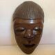 Masque africain en bois massif
