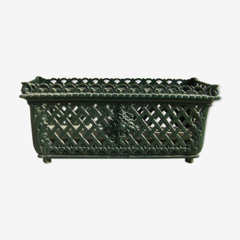 Cast iron planter