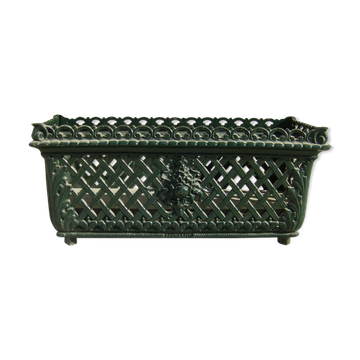 Cast iron planter