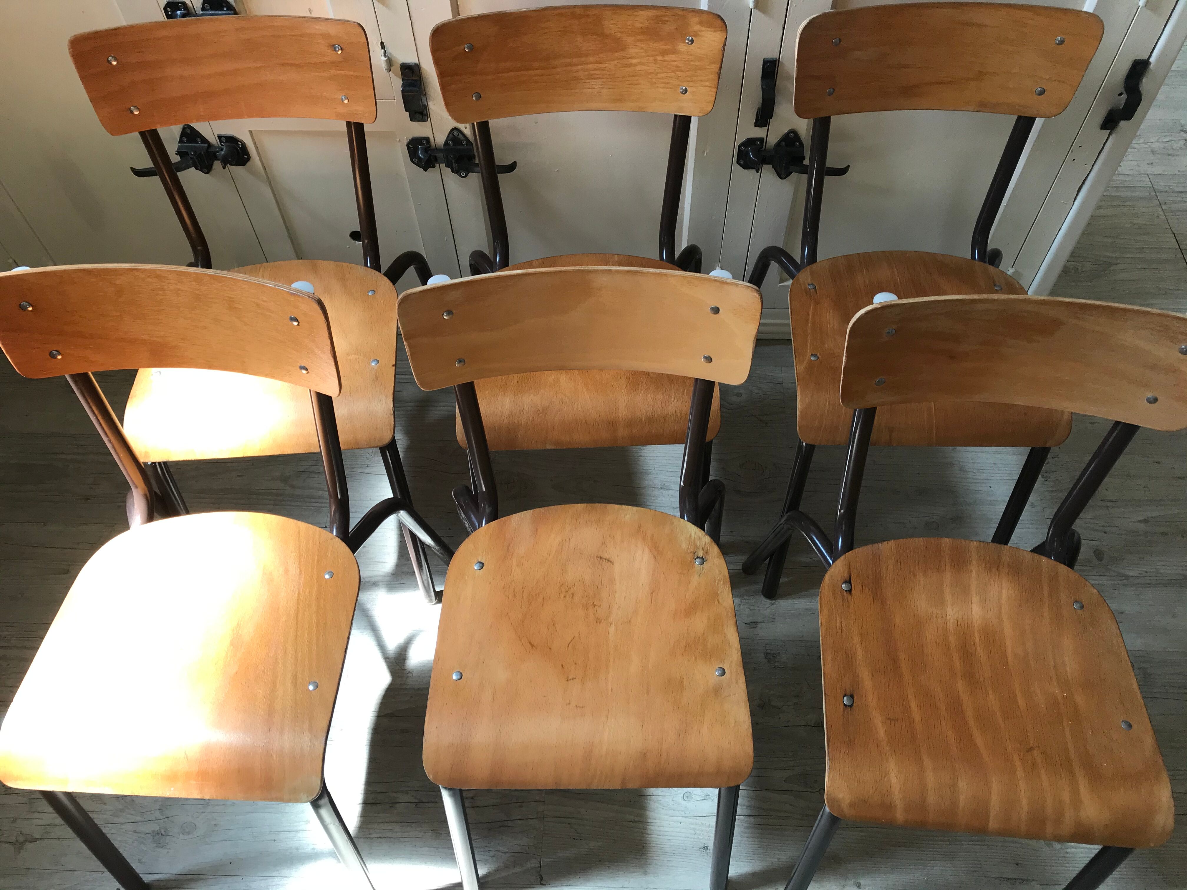 Lot of 6 vintage school chairs