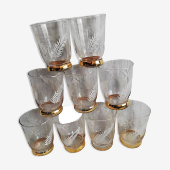 Suite of 9 glasses of the vintage daily