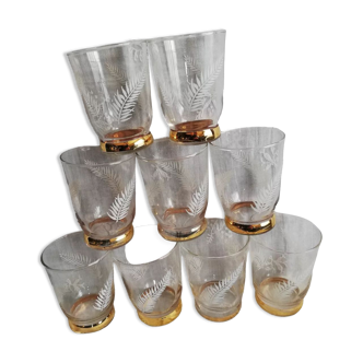 Suite of 9 glasses of the vintage daily