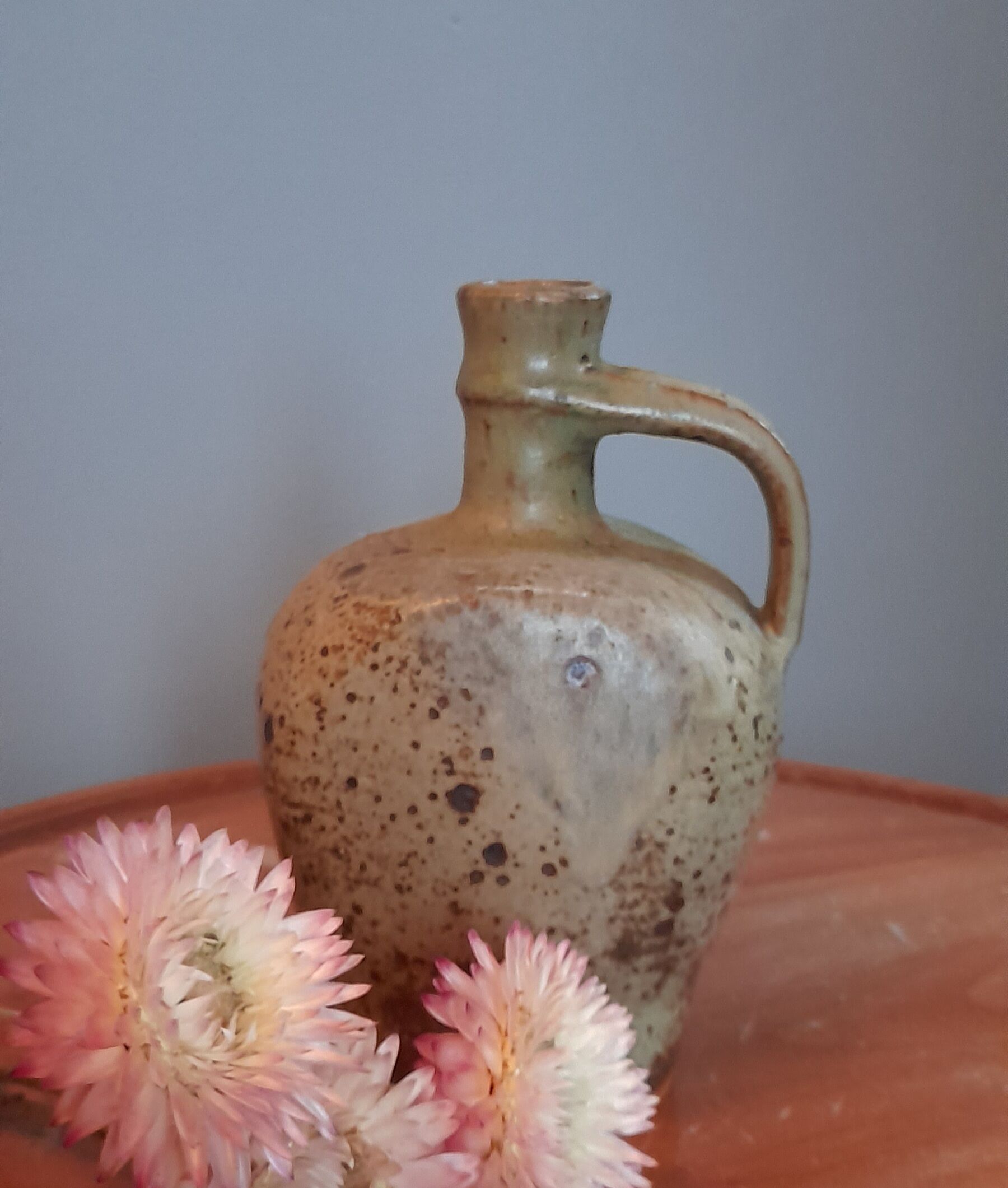 Pichet cruche en grès pyrité brun brut et épuré mid century