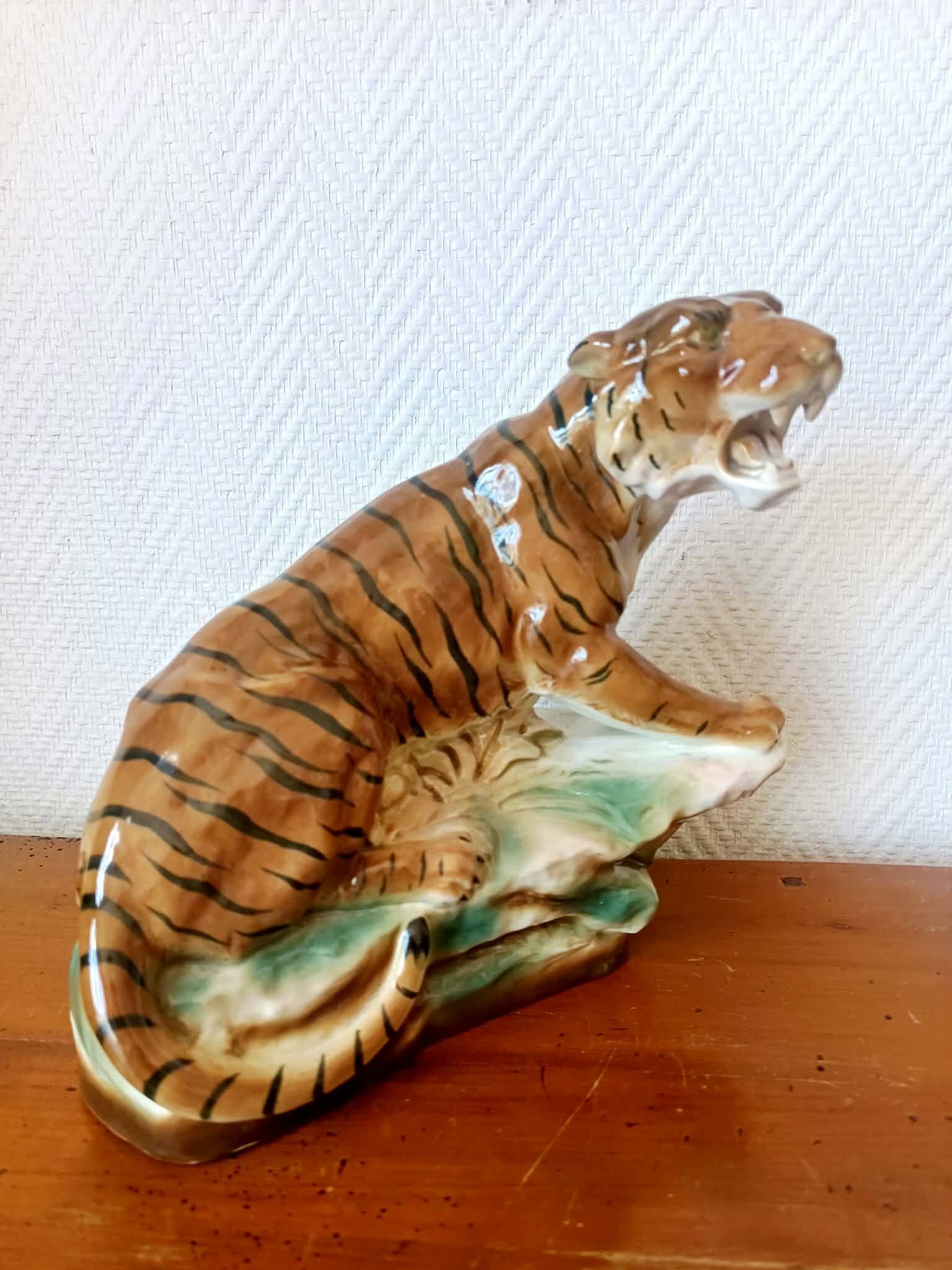 Ceramic tiger from around 1940 / 1950