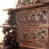 Important Renaissance-style walnut buffet from the 19th century.