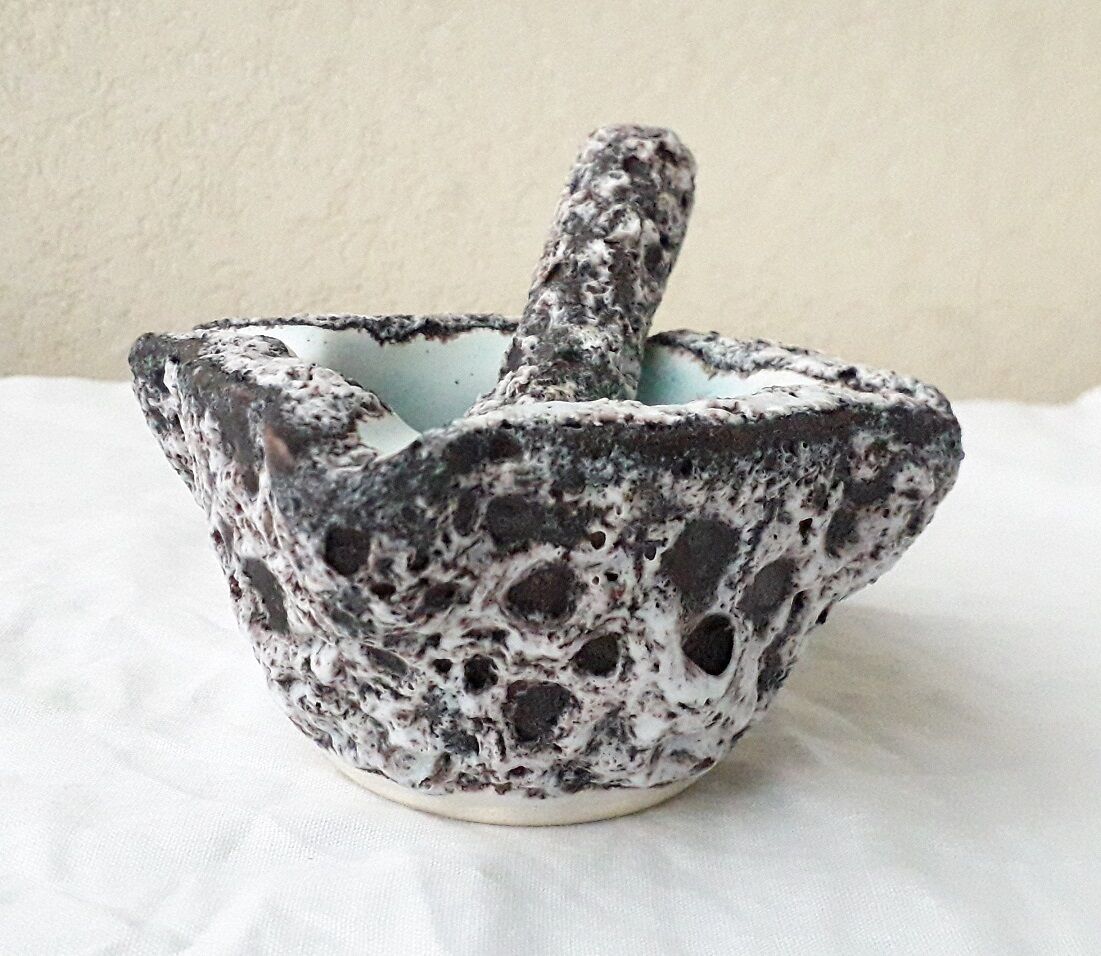 Ceramic mortar fat lava