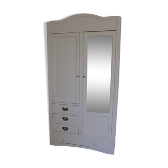 Wardrobe with mirror