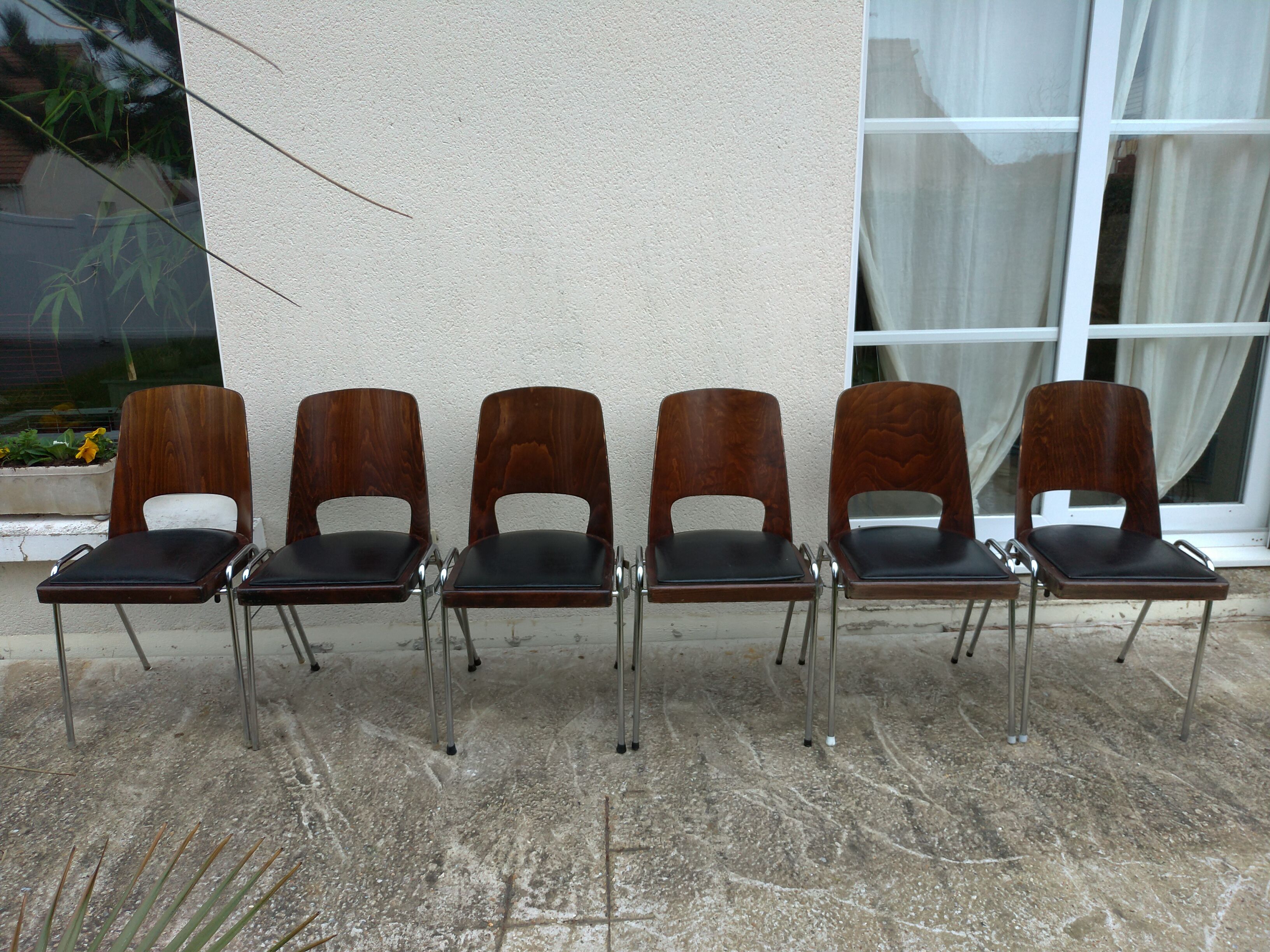 6 stackable Baumann chairs