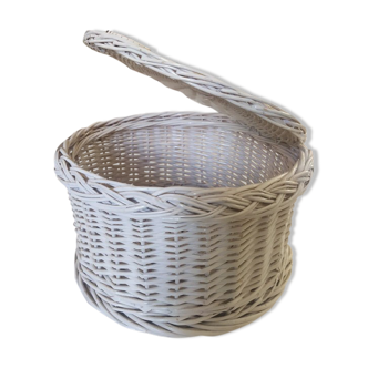 White wicker box