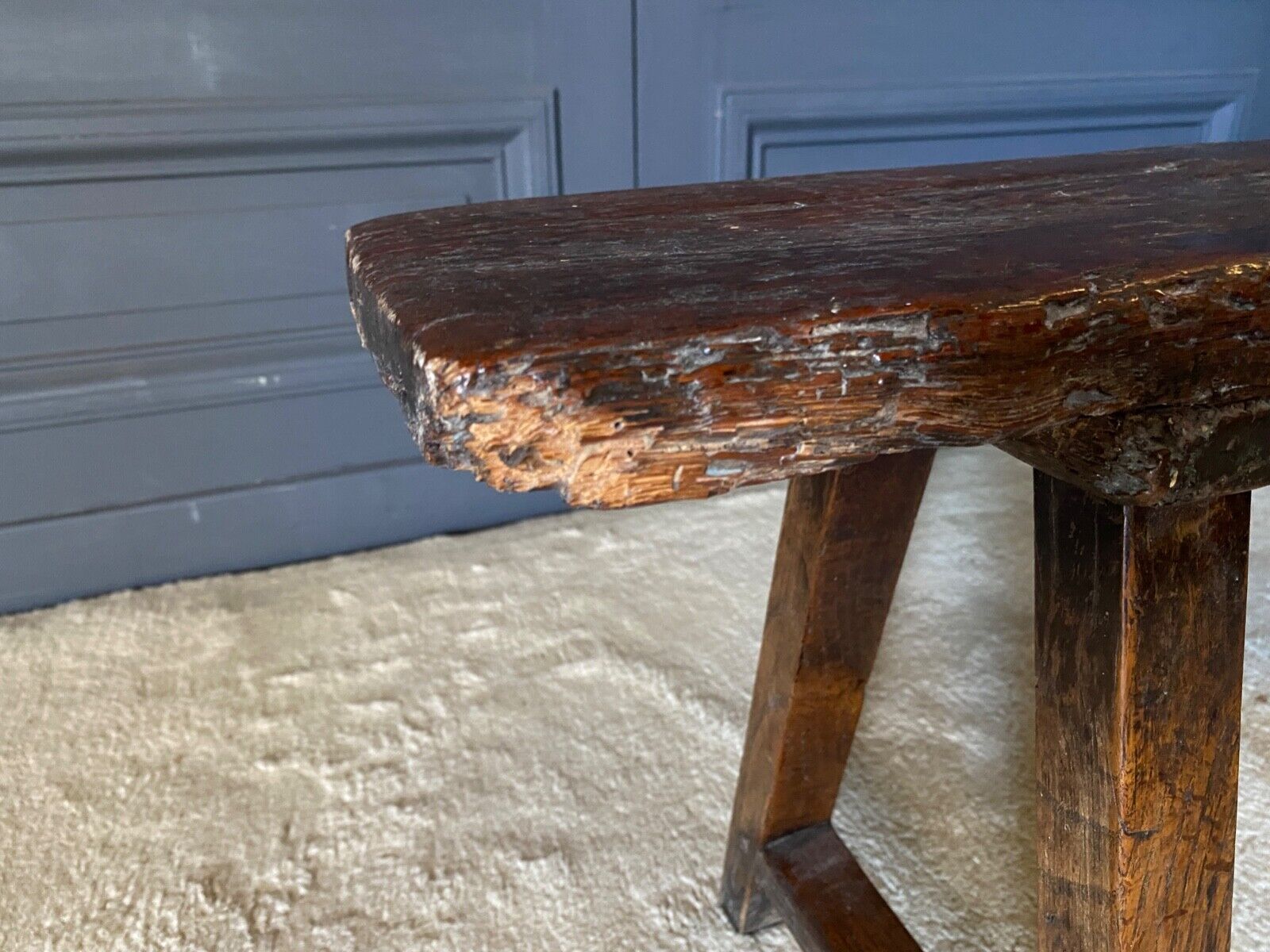 Xviith bench in chene patina of origin