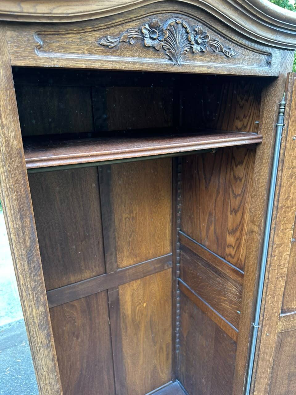 Single door oak wardrobe in Louis XV style – Vintage wardrobe