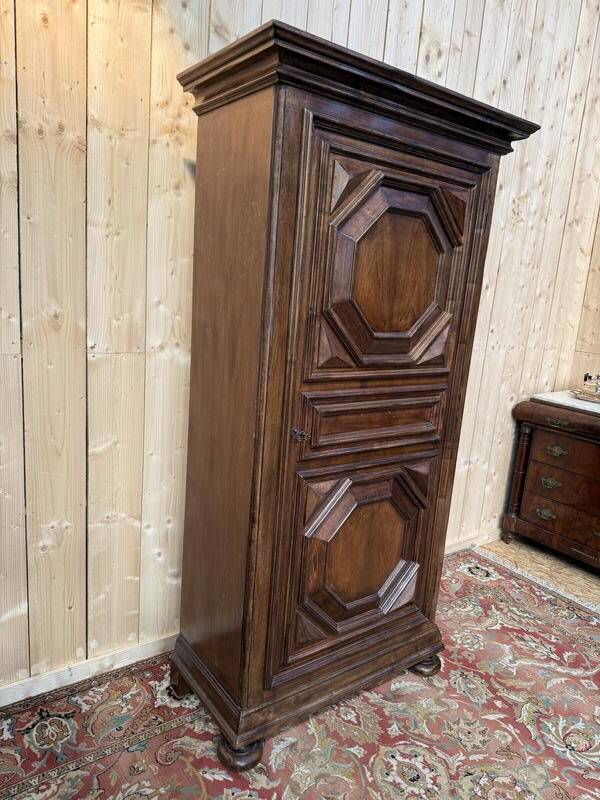 Armoire une porte / Bonnetiere de style Louis XIII