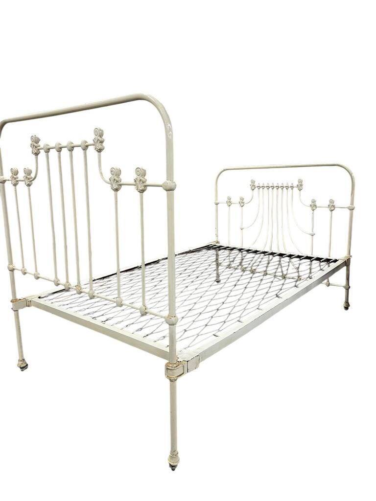 Lit vintage français en fonte : cadre de tête et de pied de lit