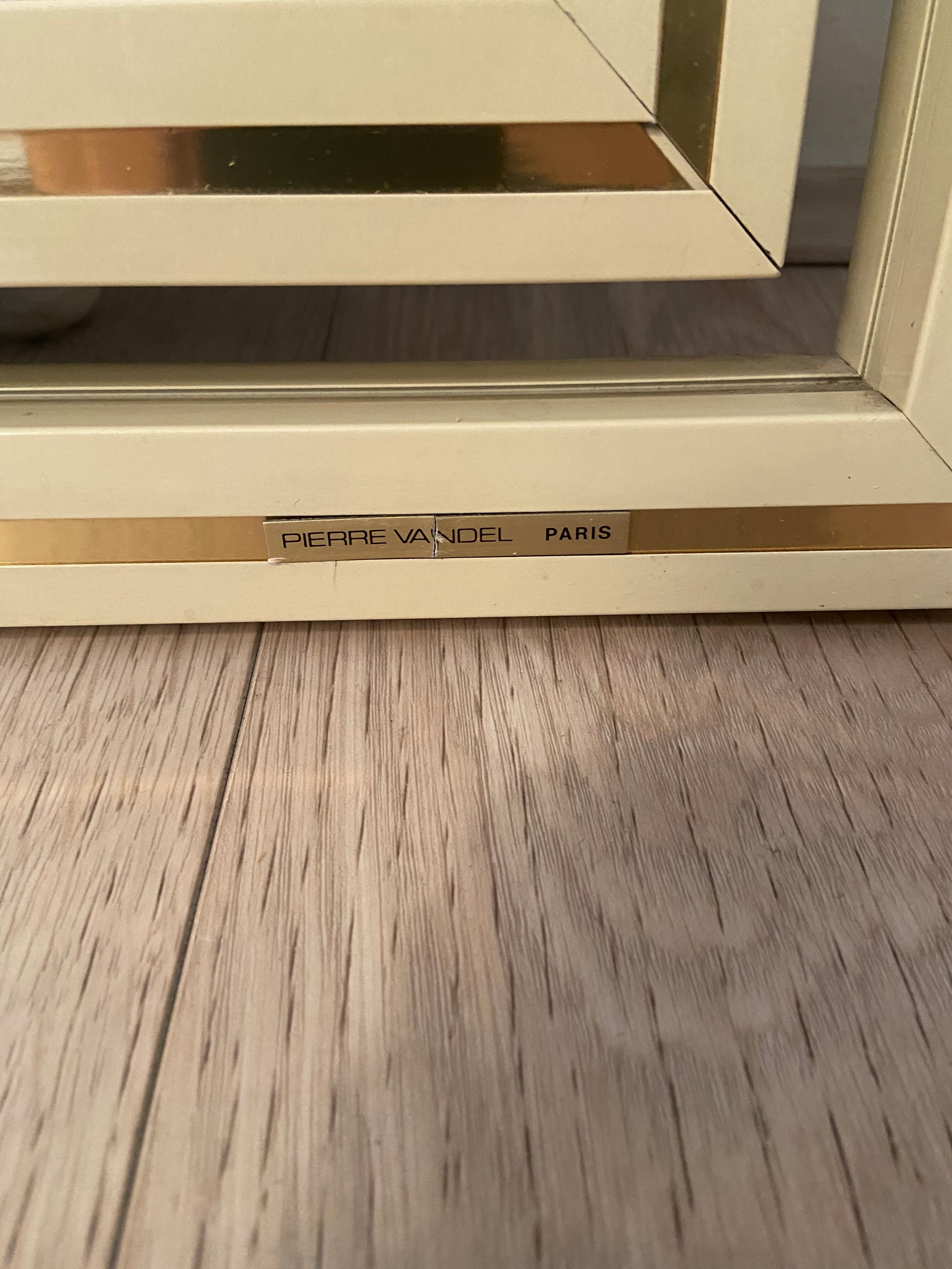 Miroir Pierre Vandel en alu blanc, Paris, 1970 - 90x60cm