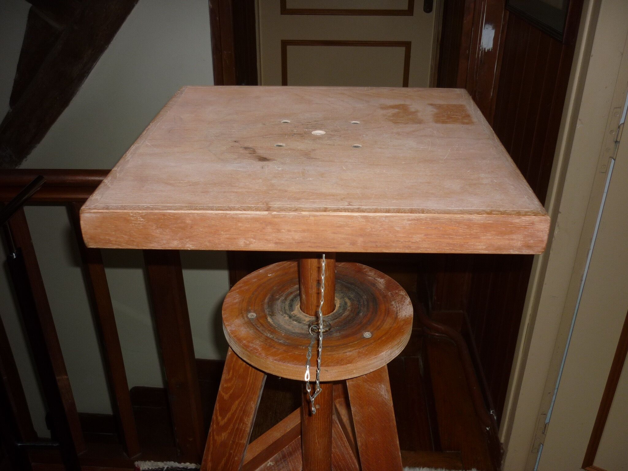 Saddle for sculpture and modeling