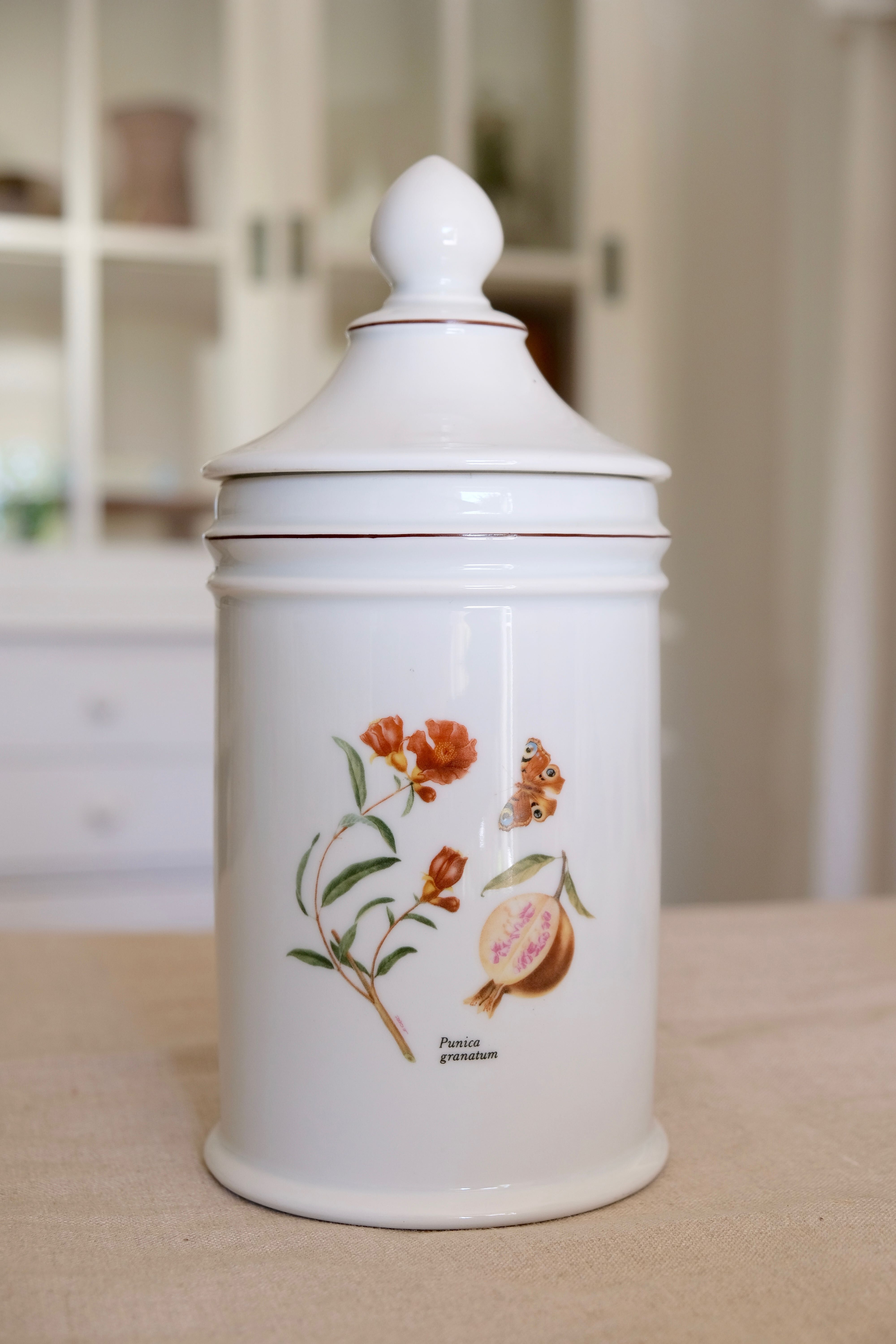 Pharmacy jar "Passiflora" porcelain Lourioux, creations Ph. Dehoulières France