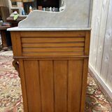 Meuble de toilette en noyer et marbre de carrare