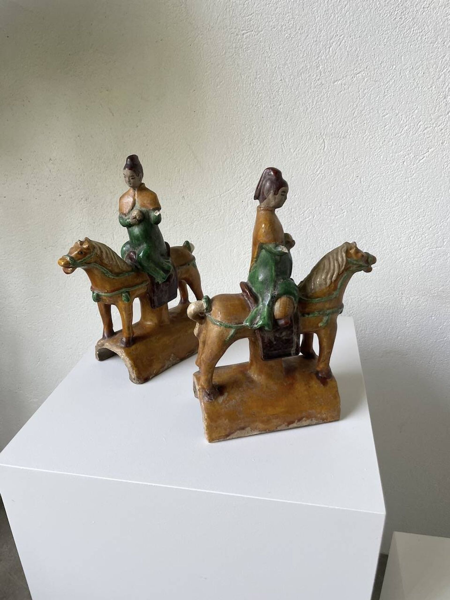 Tuile faitière équestre terre cuite époque Ming