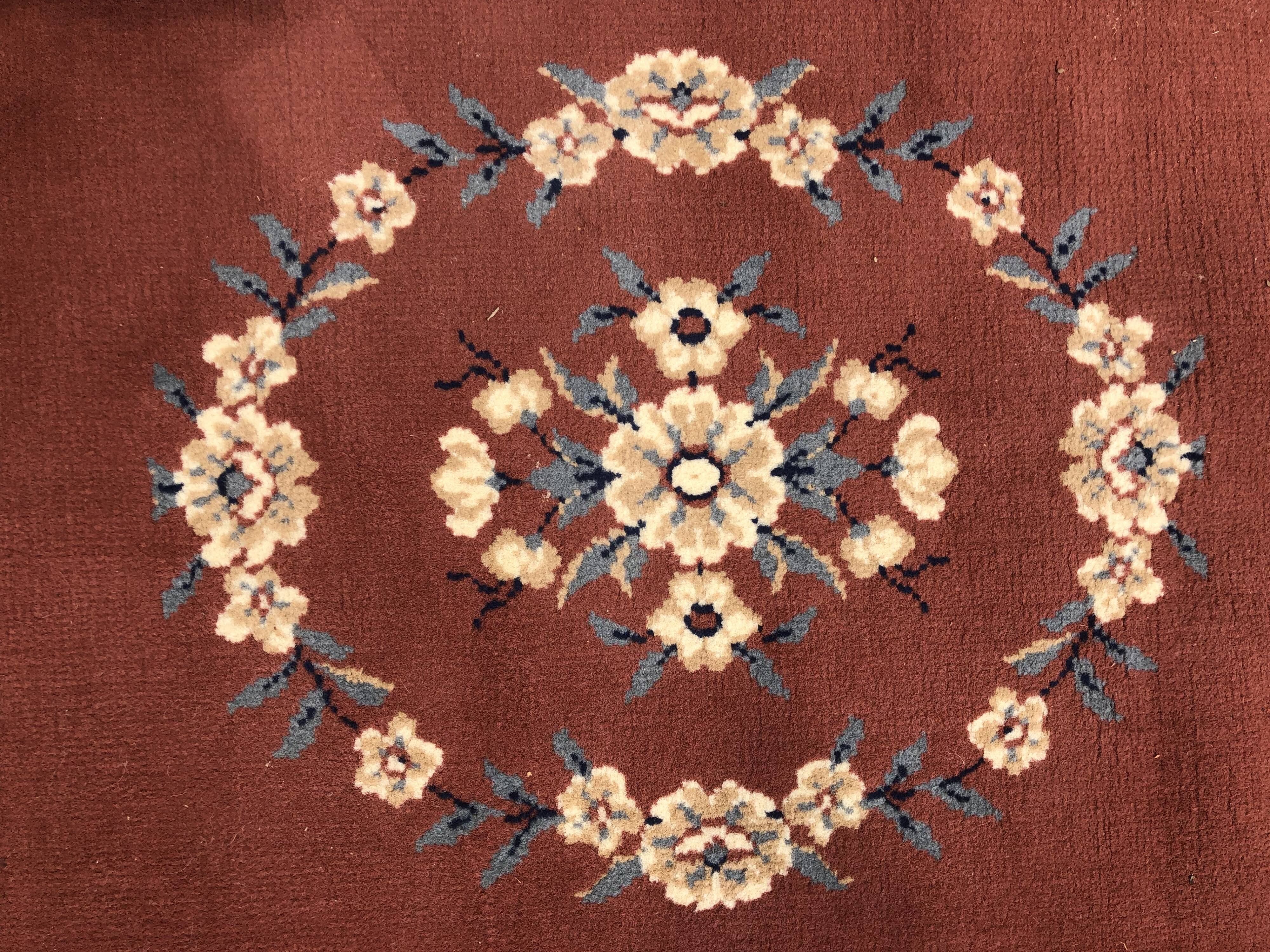 Ornate pattern rug 230 x174cm