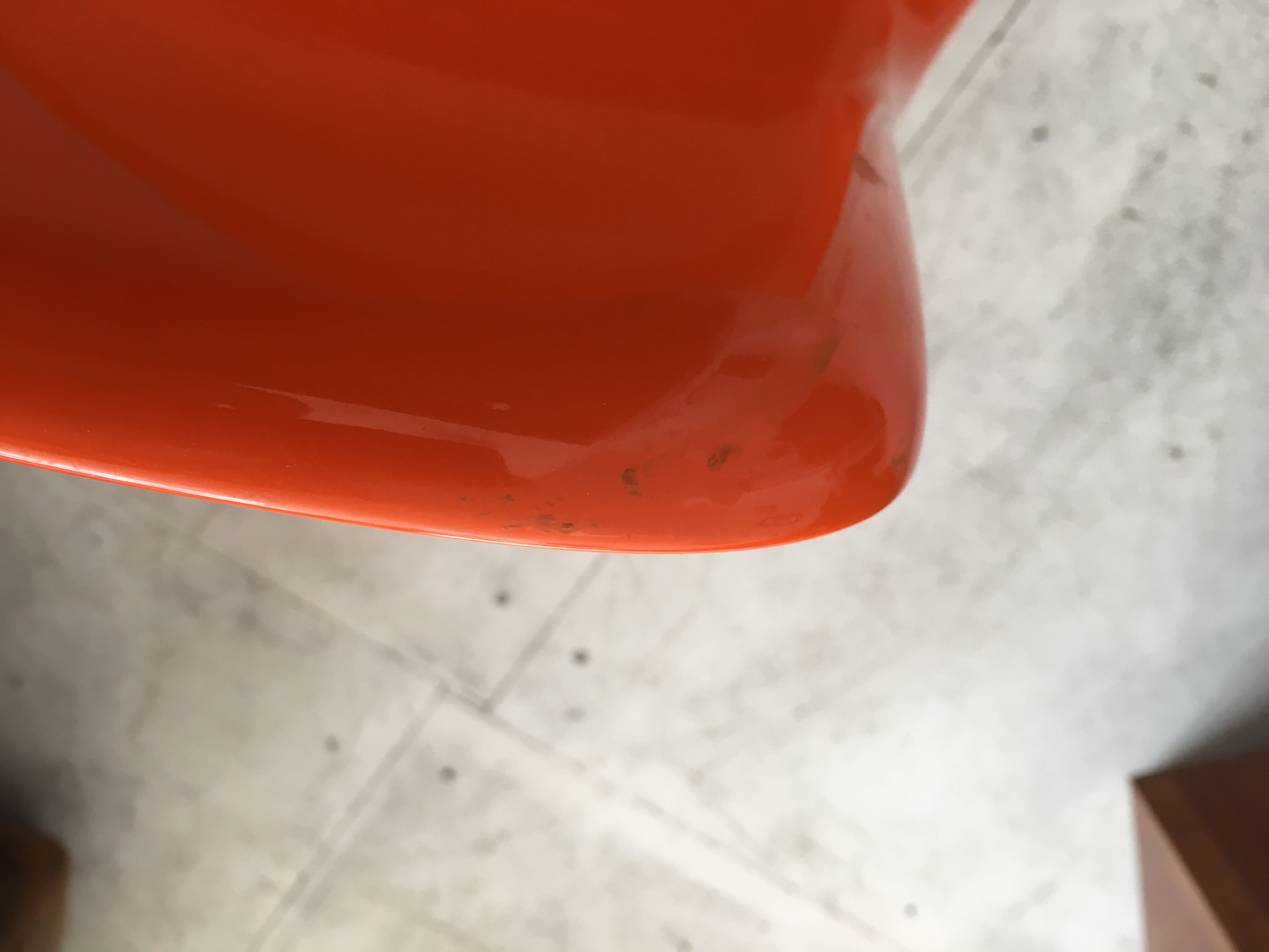 Fiberglass chair by Marc Berthier model Ozoo 700