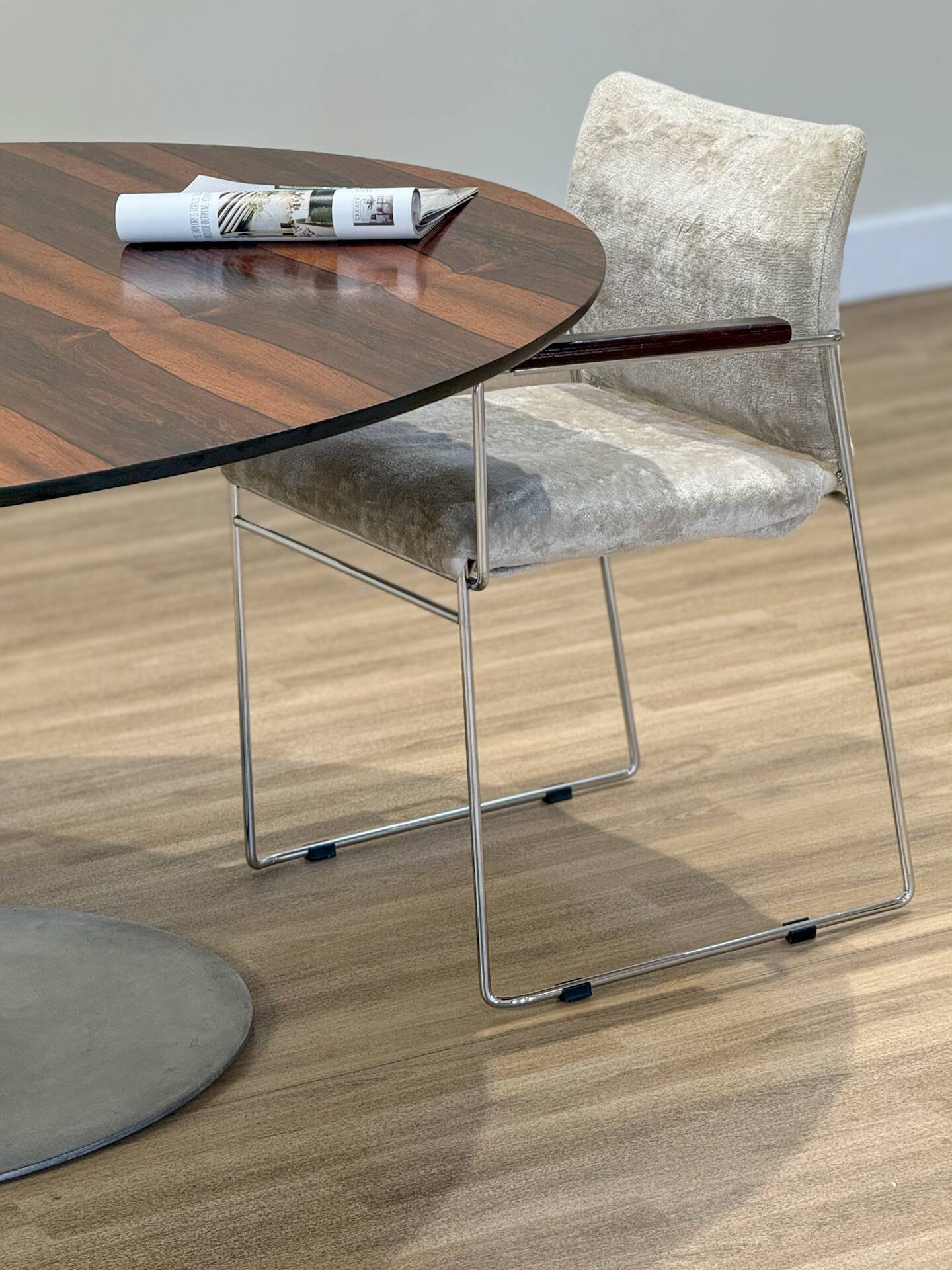 Mid-Century Arkana Round Dining Table in Brazilian Rosewood