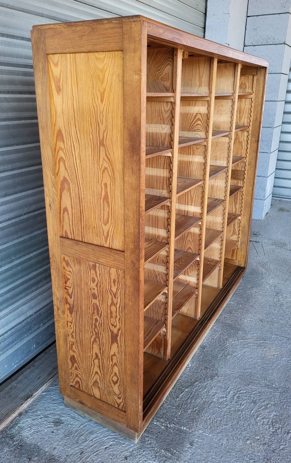 Authentique grand meuble rangement classeur Vintage en bois massif