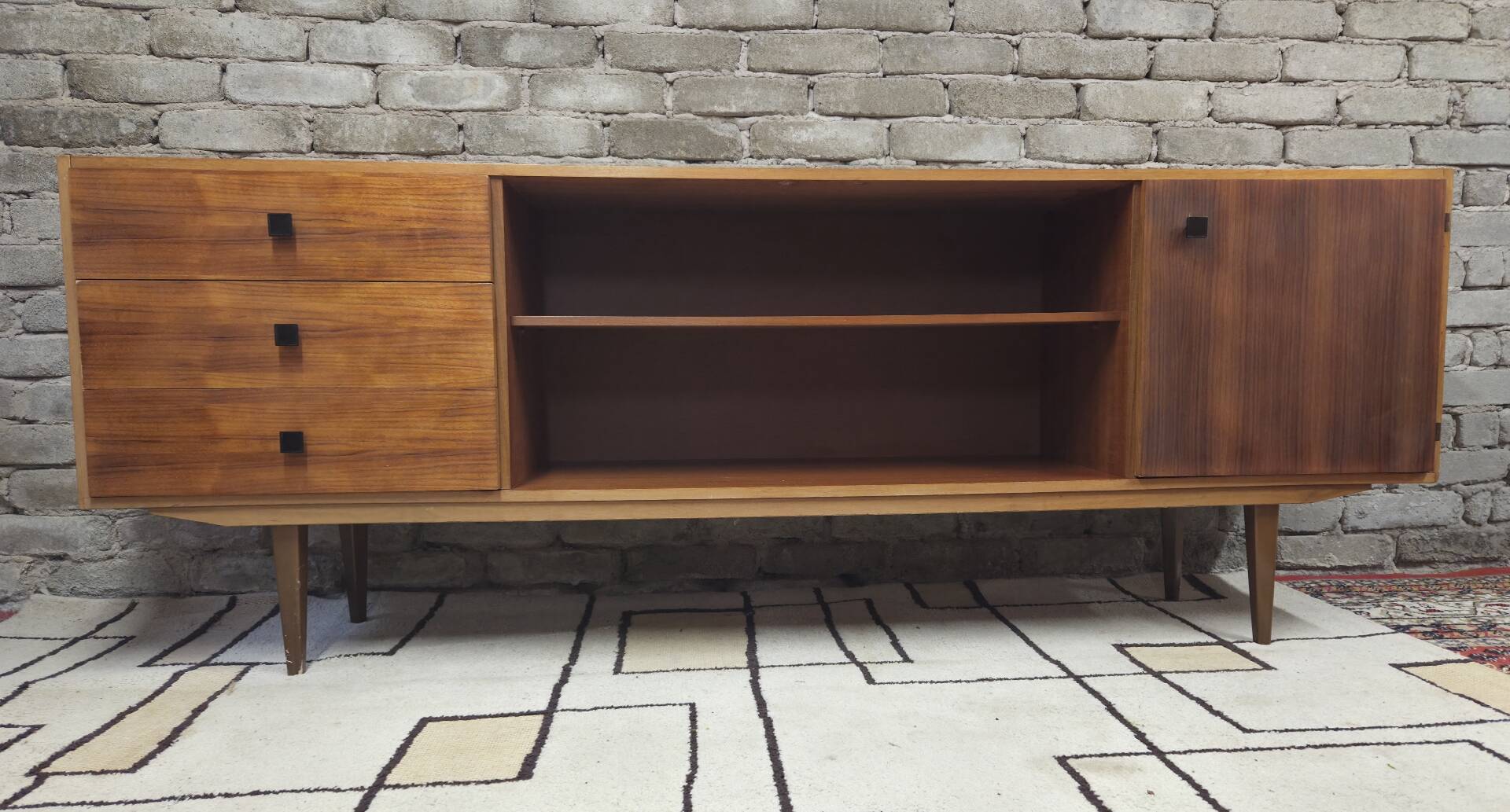 Large vintage sideboard from the 60s/70s – 3 drawers – modernist design