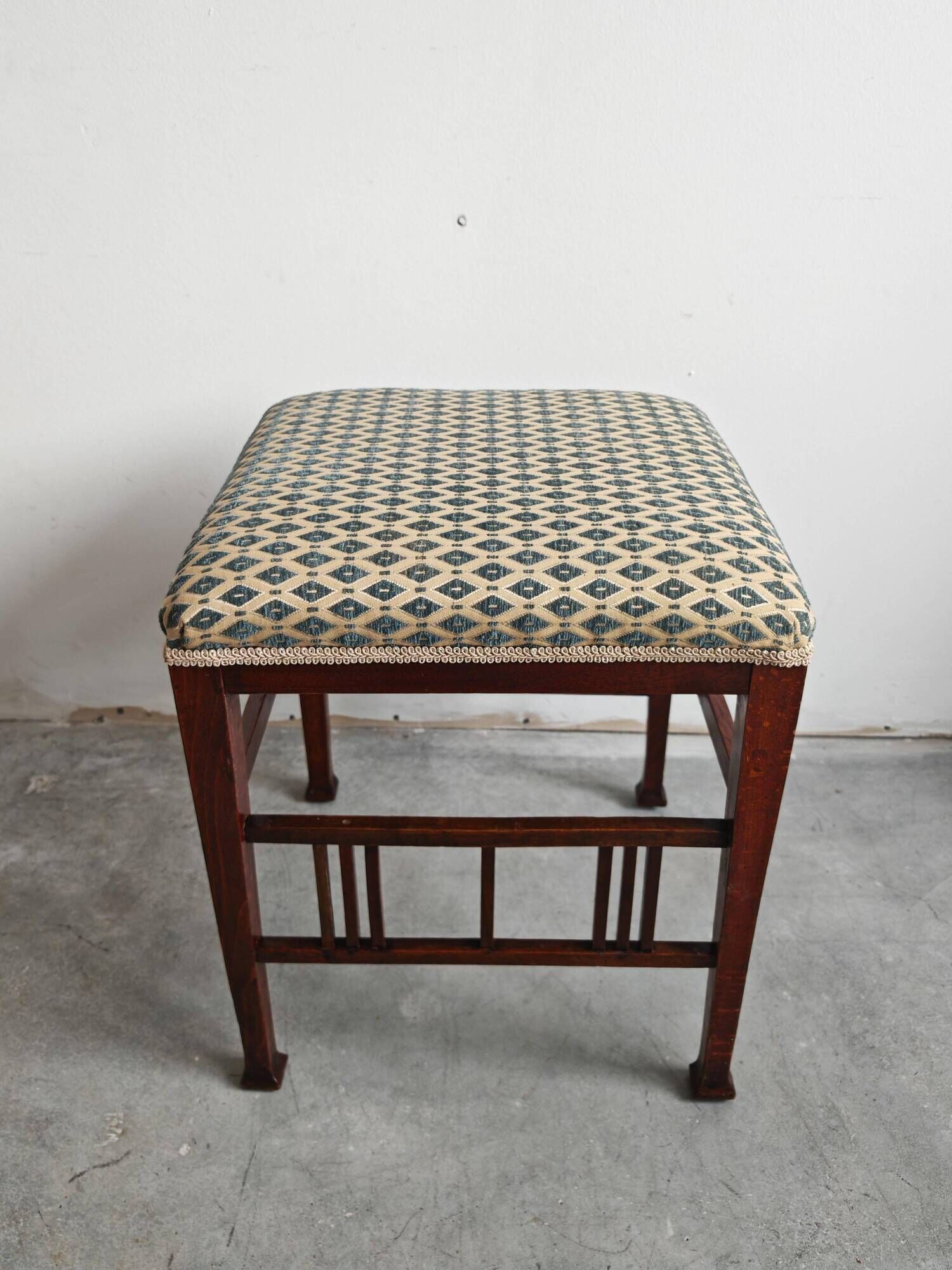 Jugendstil stool in beech and mahogany attributed to Otto Wagner, 1910s.