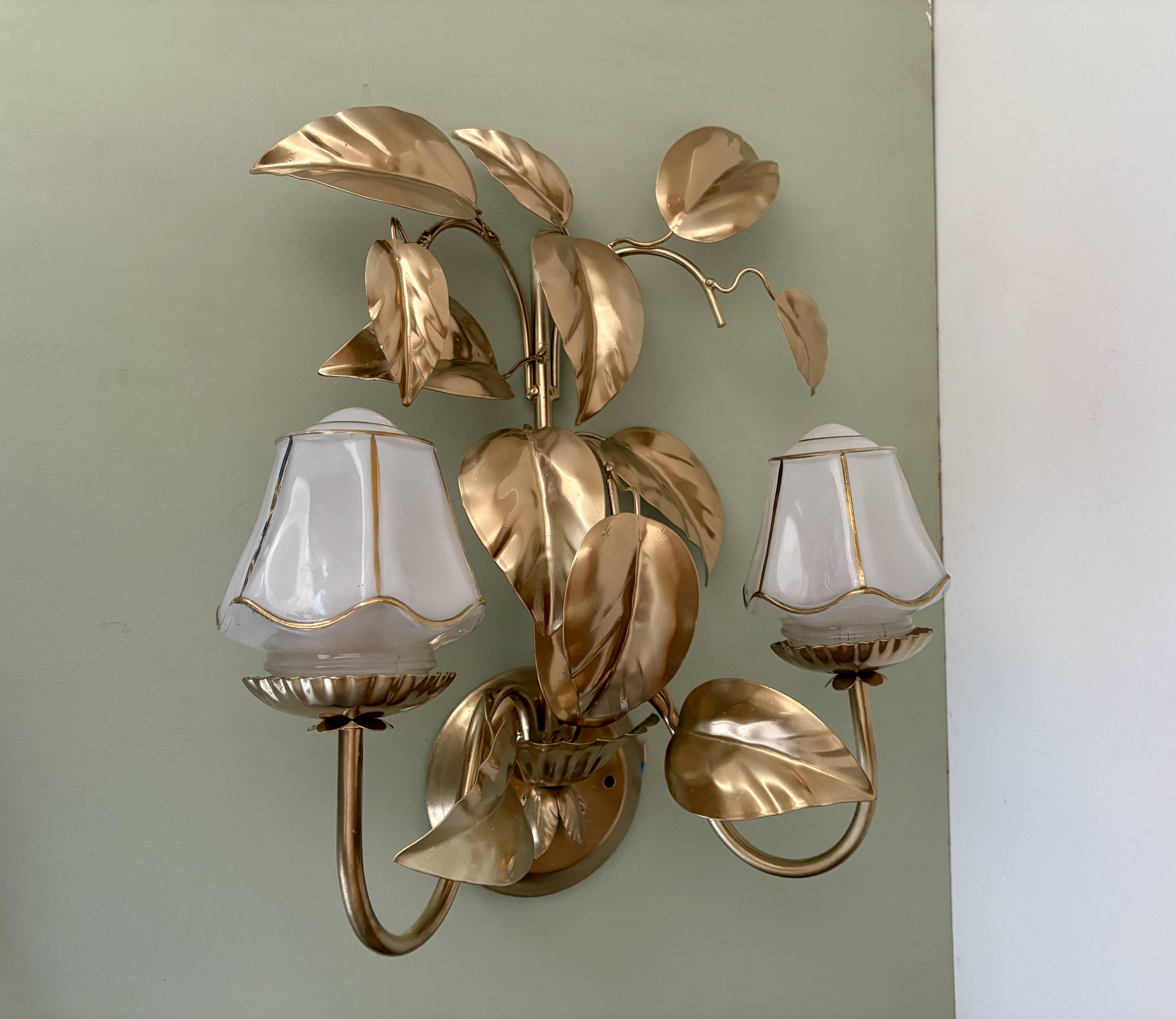 Vintage two-light wall lamp in gold metal with vintage art deco globes