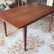 Table scandinave