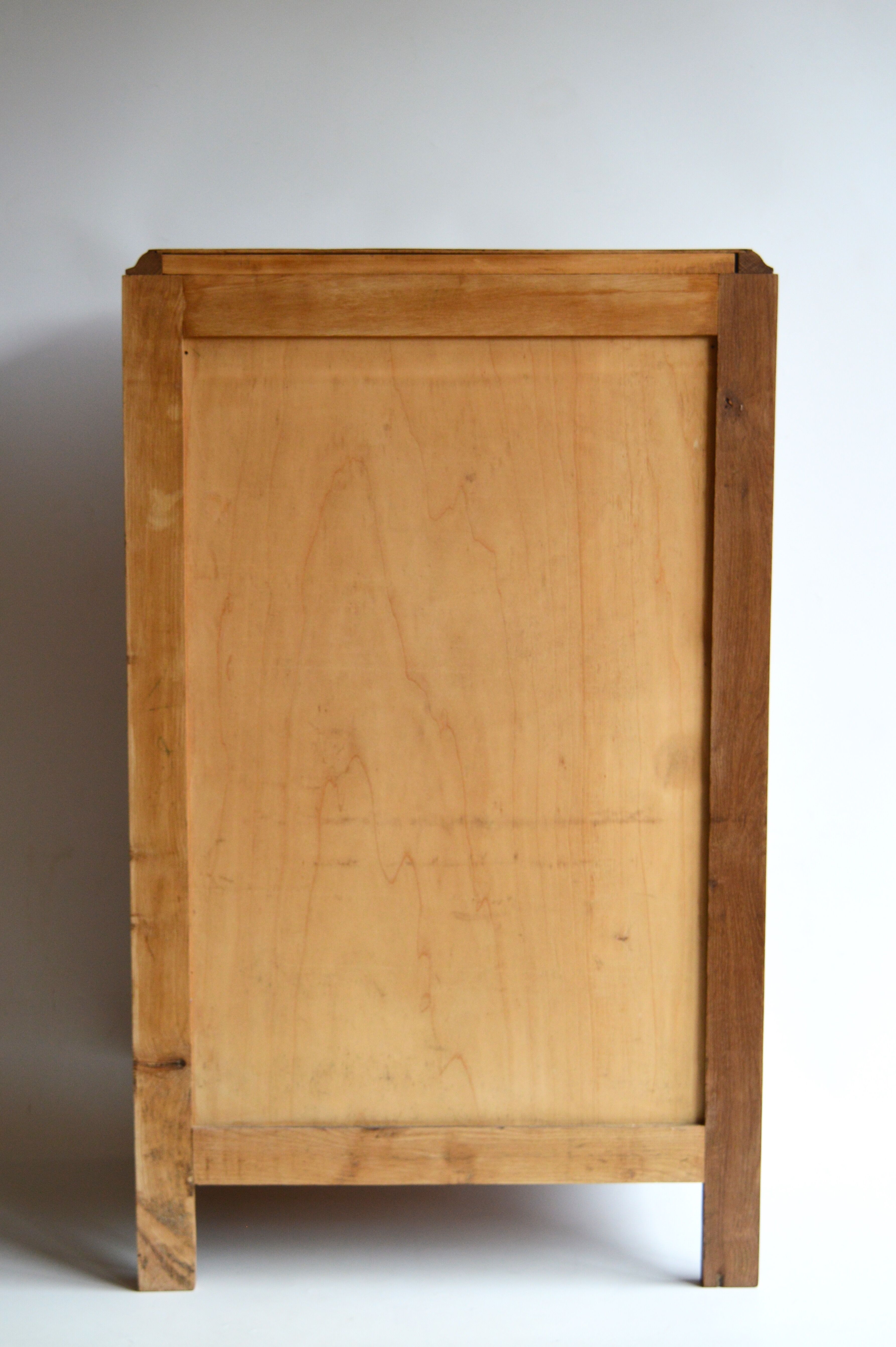 Chiffonier