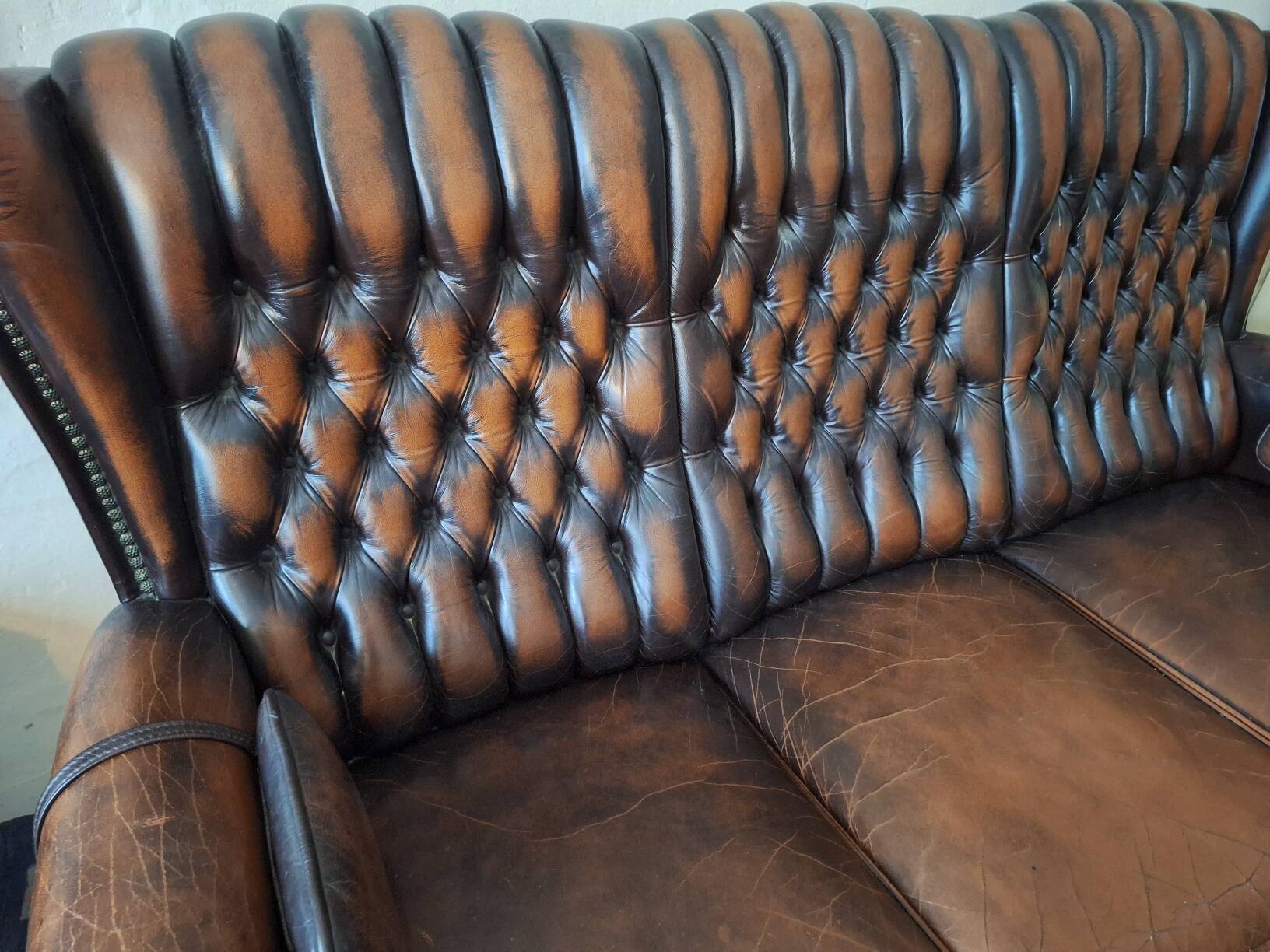 Chesterfield 3-seater chestnut coloured leather sofa