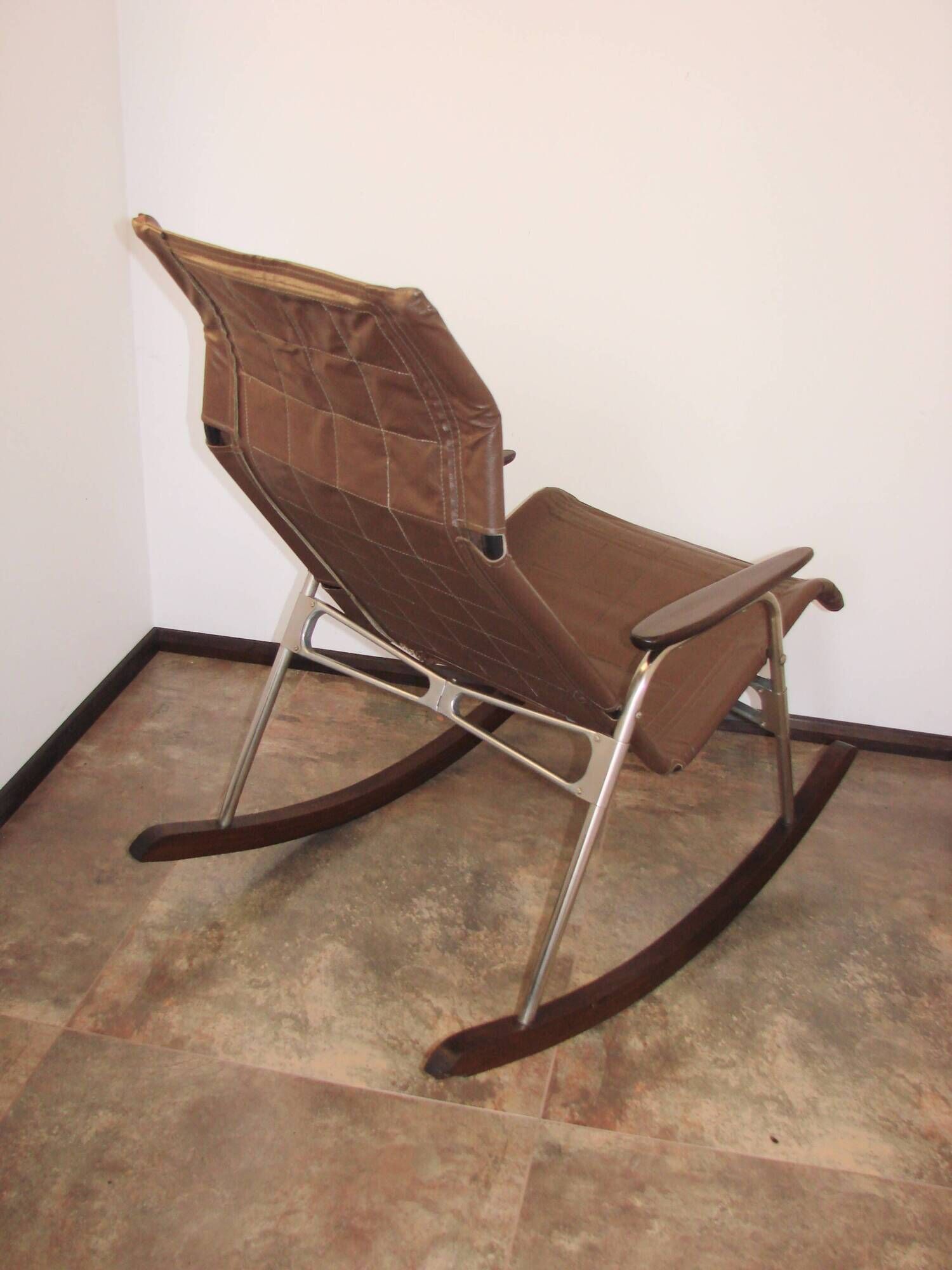 Folding rocking chair designed by Takeshi Nii, 1950s.