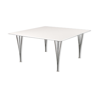 Table carrée d'Arne Jacobsen & Bruno Mathsson