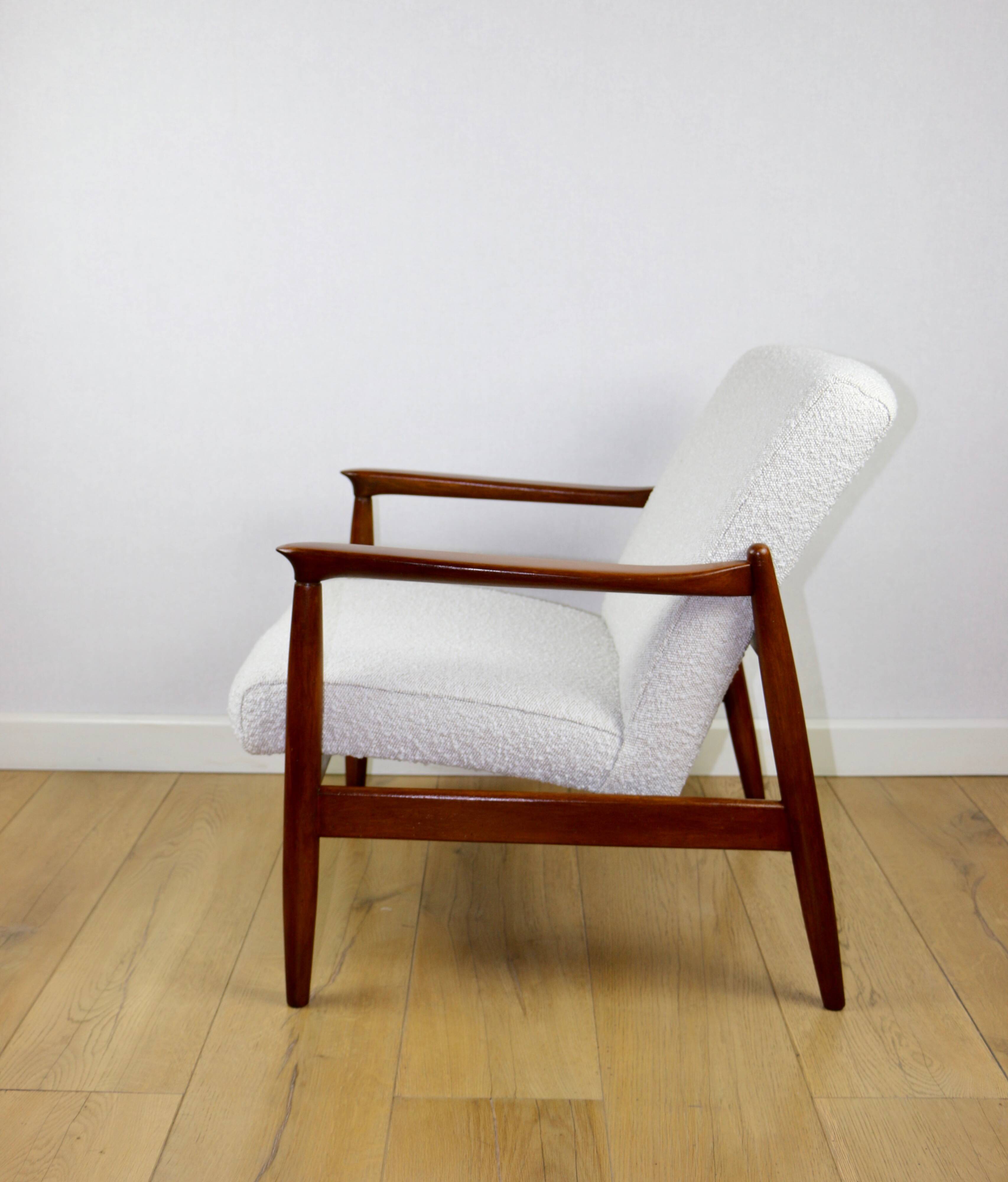 Fauteuil Marron GFM-64 en Bouclé Ivoire Blanc attribué à Edmund Homa, 1970