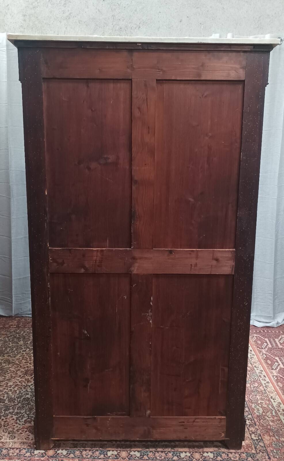 Large mahogany chest of drawers with 8 drawers from the Napoleonic III period.
