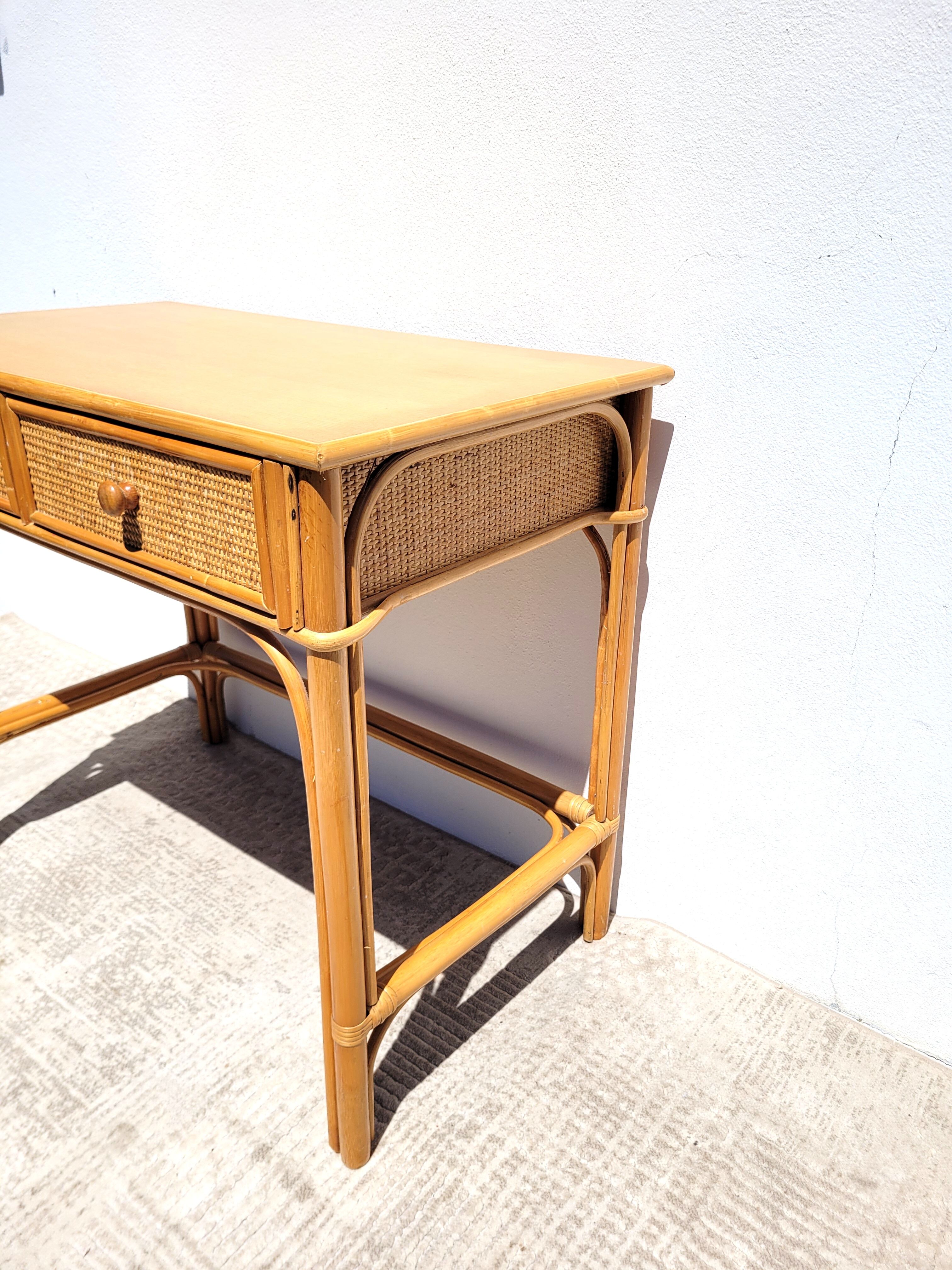 Desk 2 drawers vintage rattan