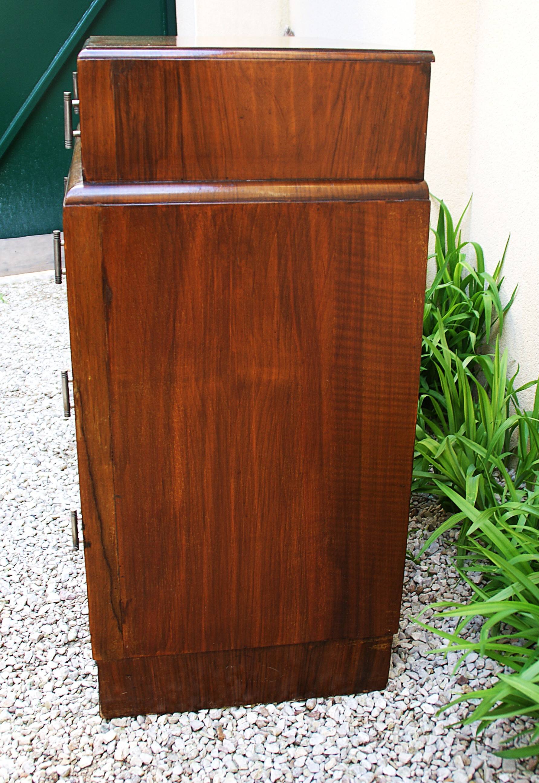 Pretty little Art Deco chest of drawers from the 1930s in walnut.