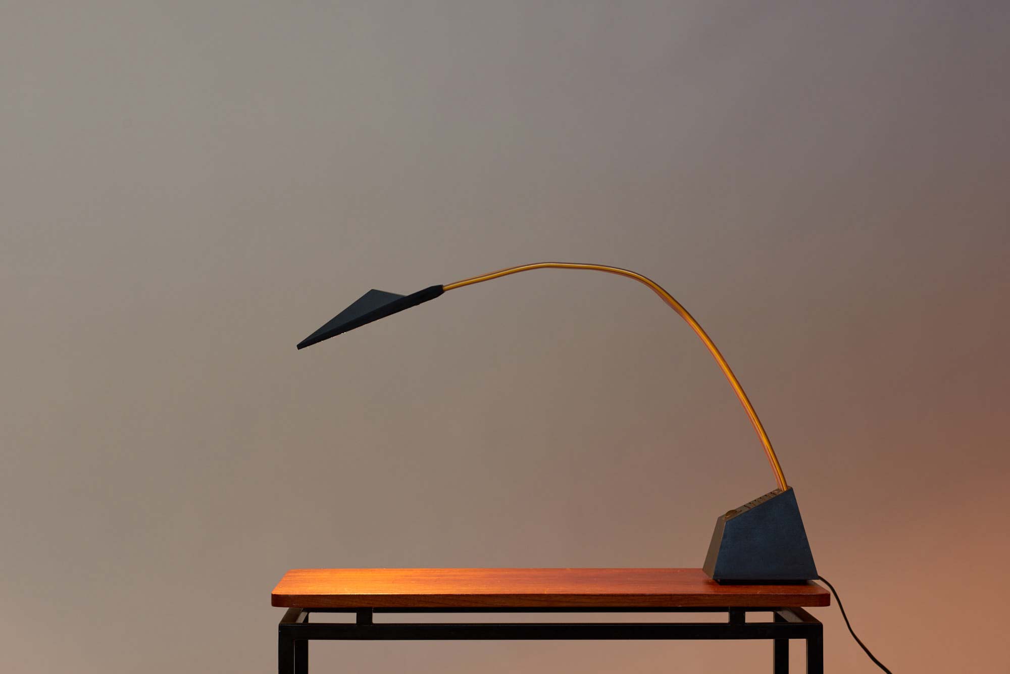 Nastro table lamp, Alberto Fraser for Stilnovo