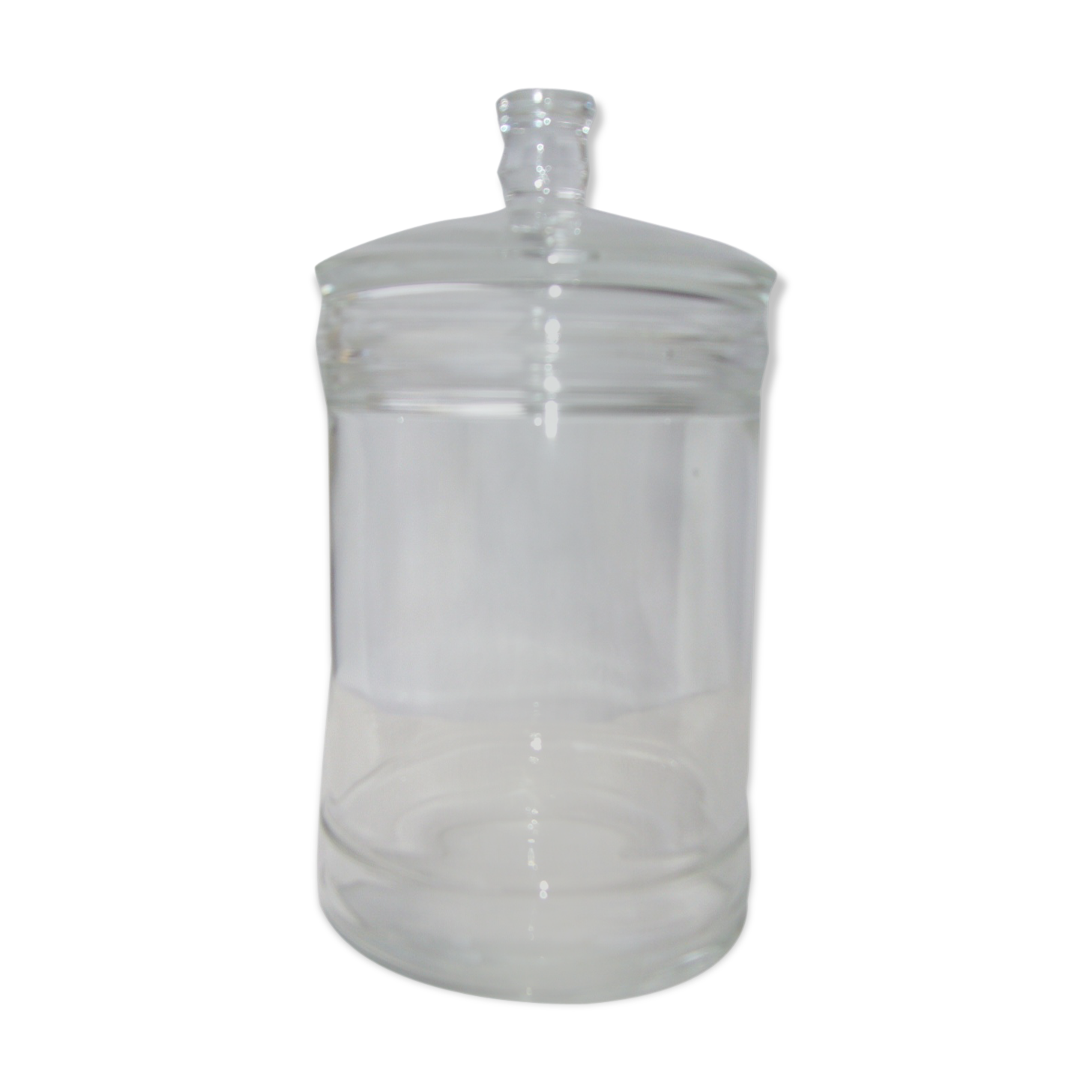 Glass jar with its lid