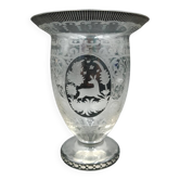 Vase de Bohême début XXème en cristal gravé avec motifs de château cerf oiseau