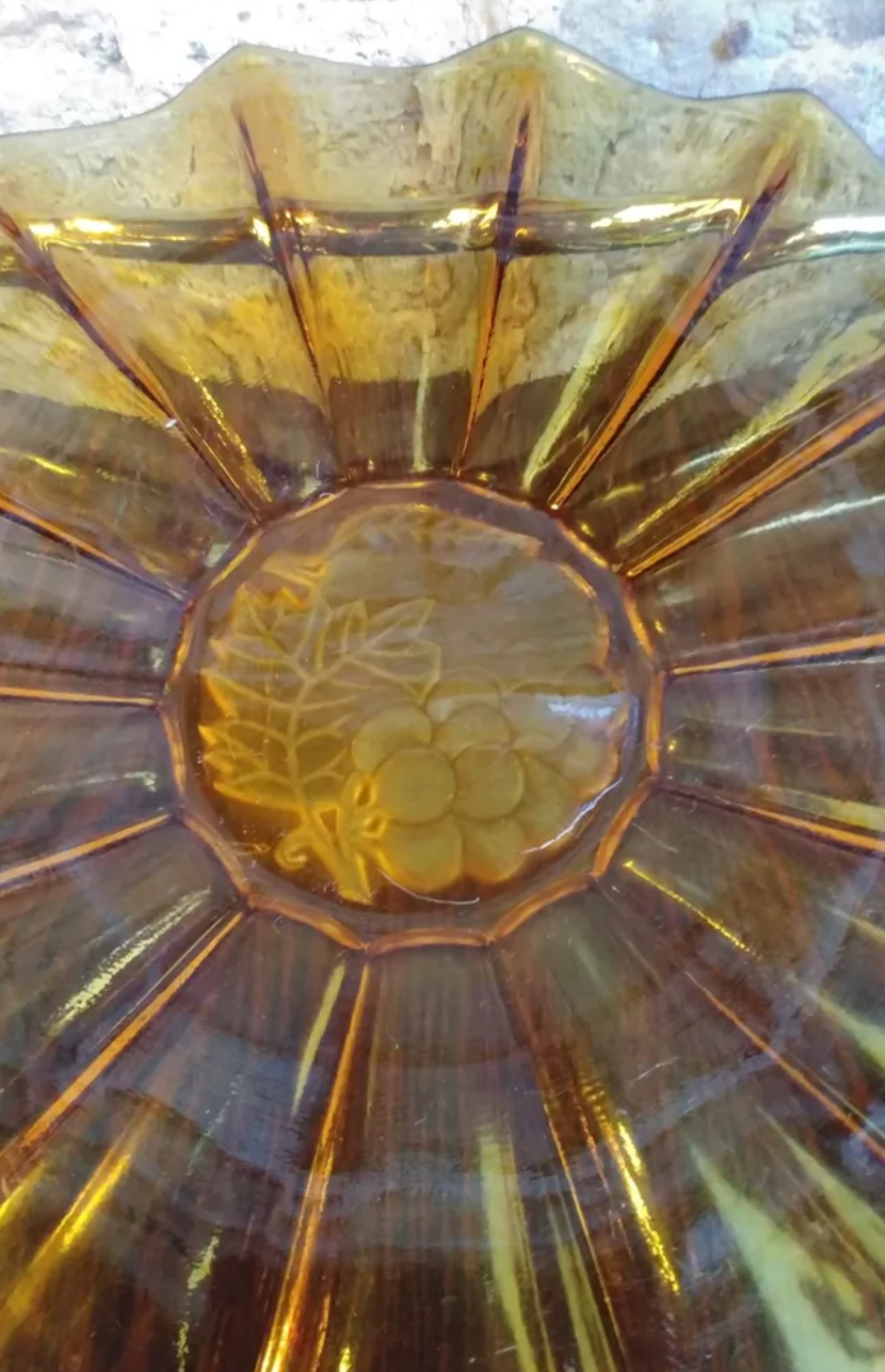 Moulded glass fruit cup