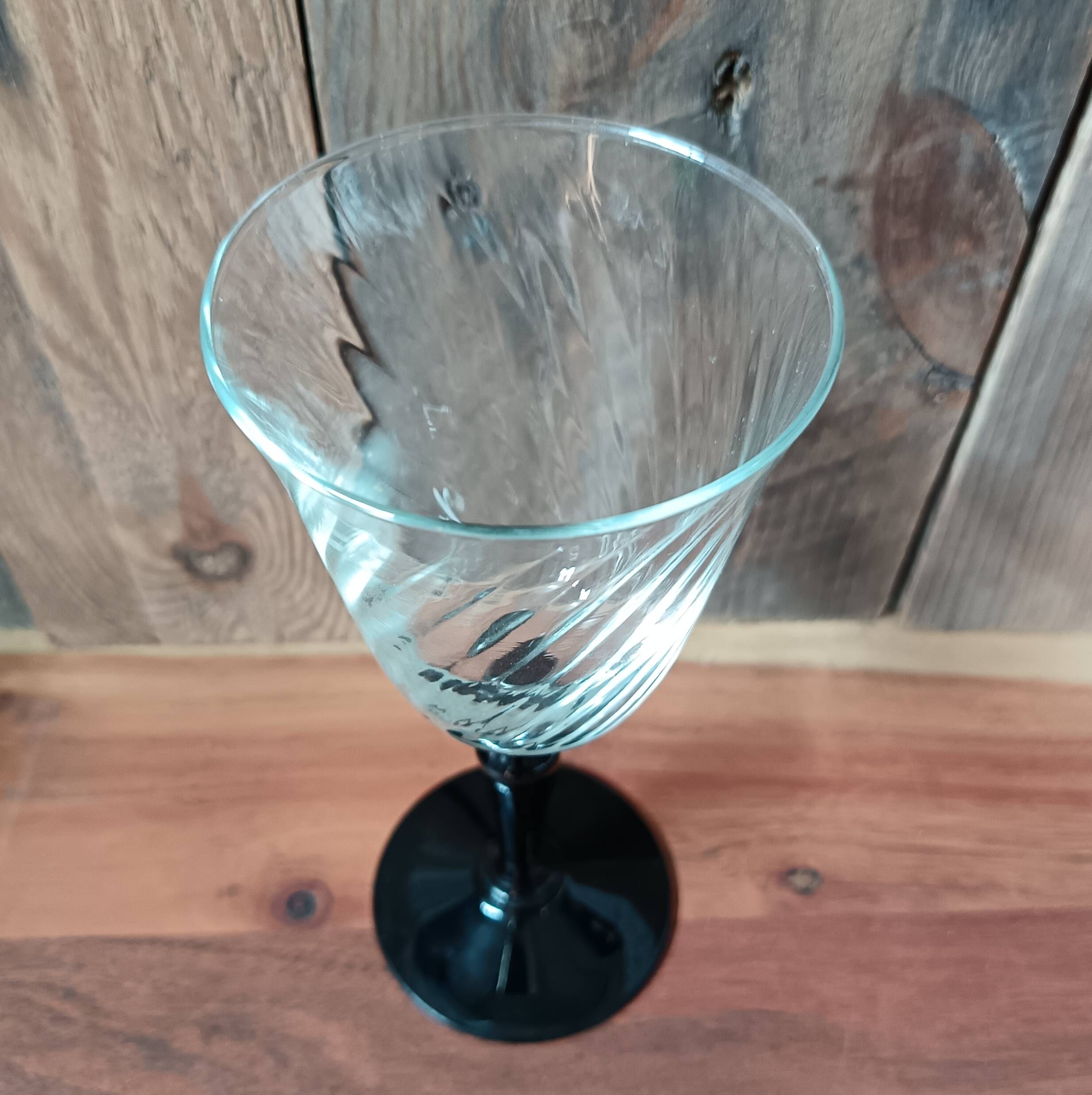 5 large black stemmed glasses arcoroc france, vintage