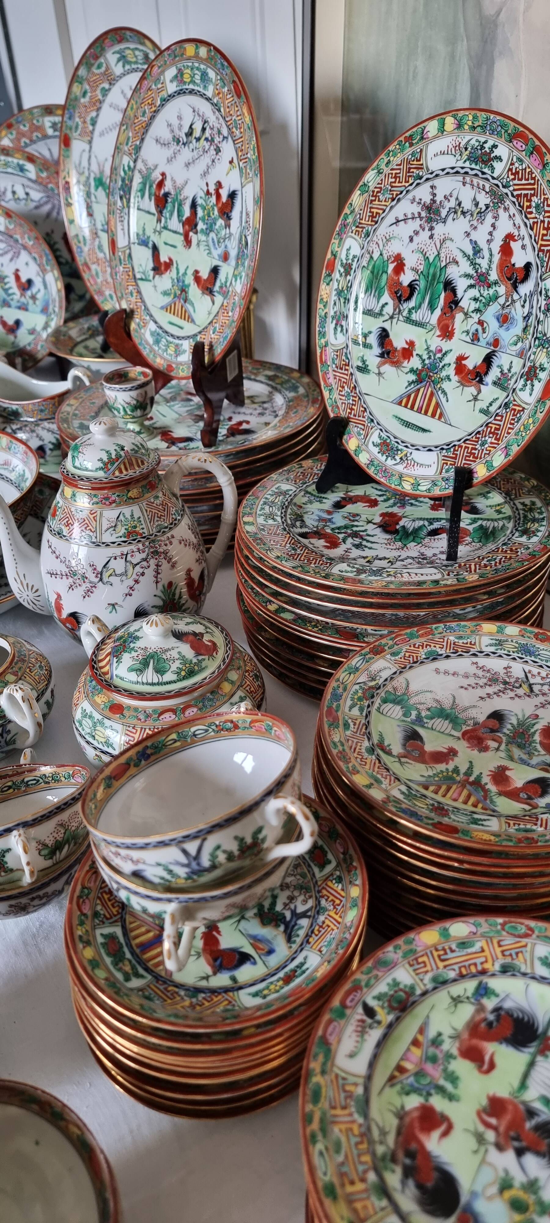 Exclusive vintage treasure: 26-piece Macau porcelain coffee service