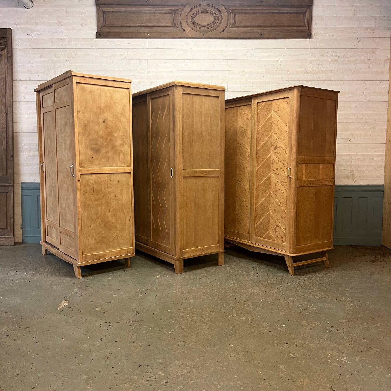 Vintage oak sliding wardrobe